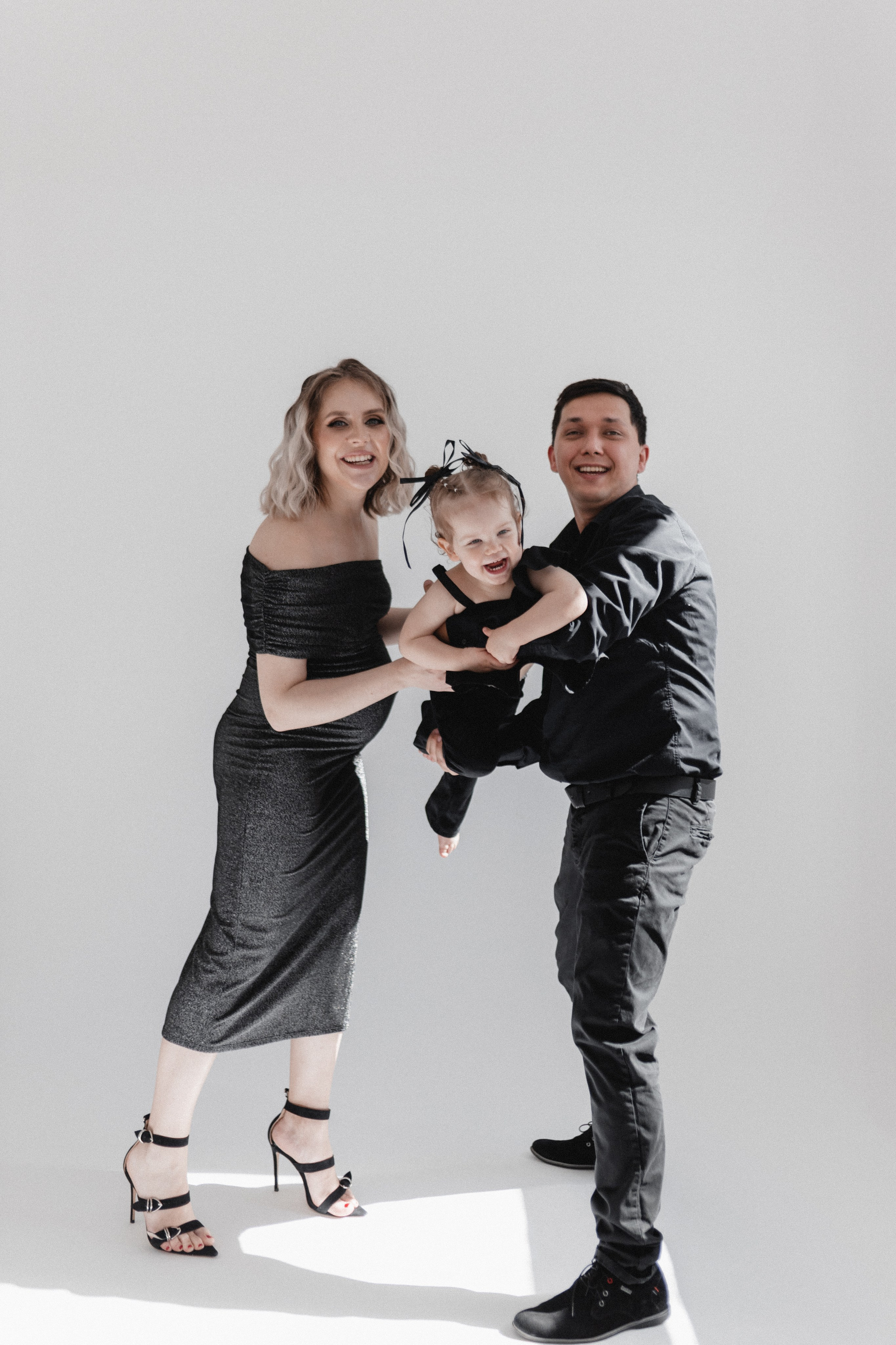 Babybauch Shooting im Fotostudio | Schwangerschaftsfotos in Bochum. Hochzeitsfotografin Bochum | Halyna Reiche Fotografie NRW