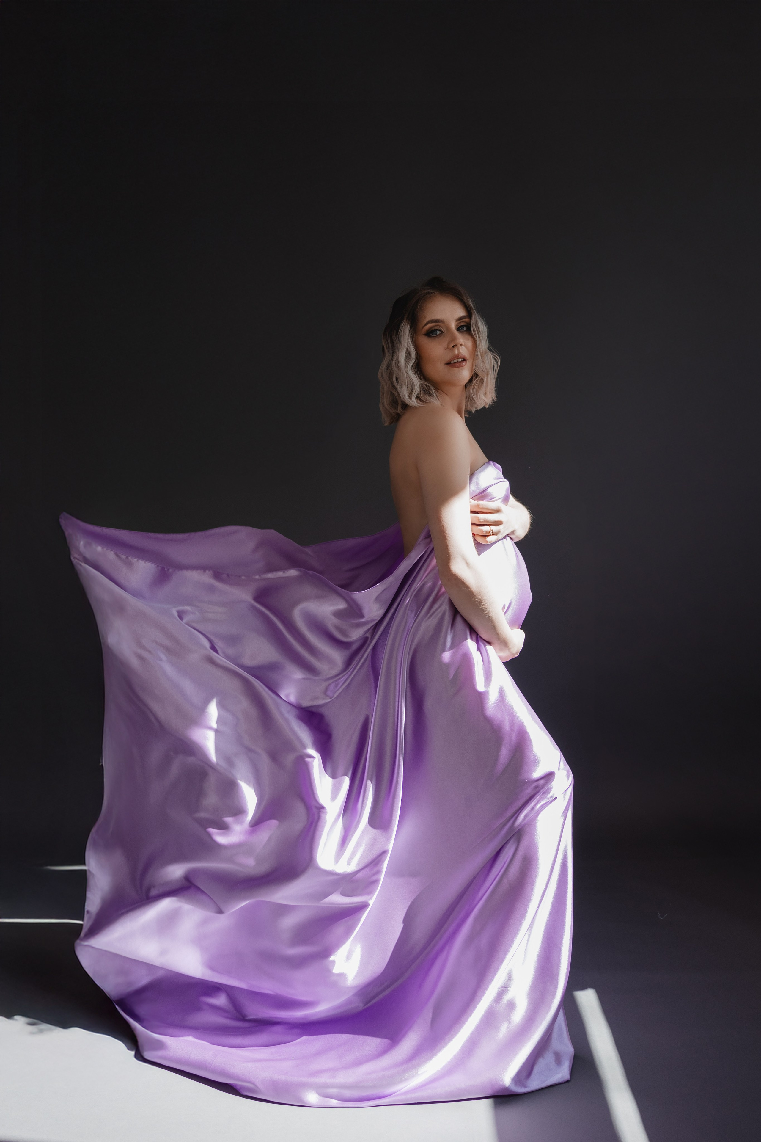 Babybauch Shooting im Fotostudio | Schwangerschaftsfotos in Bochum. Hochzeitsfotografin Bochum | Halyna Reiche Fotografie NRW