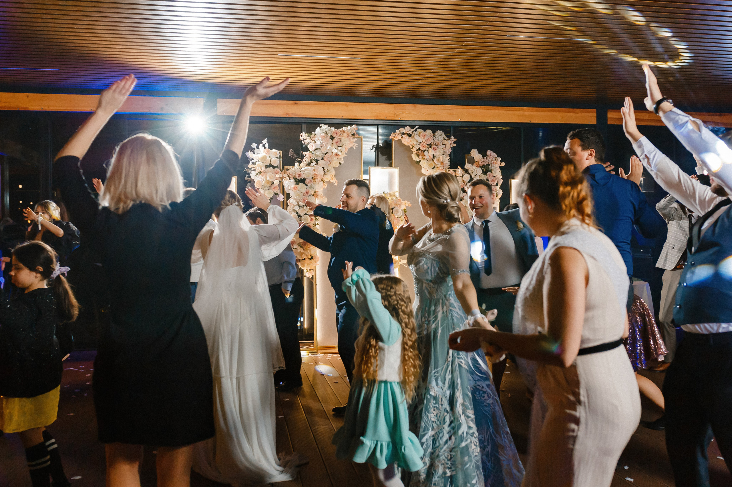 Viorel & Carolina. Standart Studio - Servicii foto video pentru nuntă în Moldova Chișinău