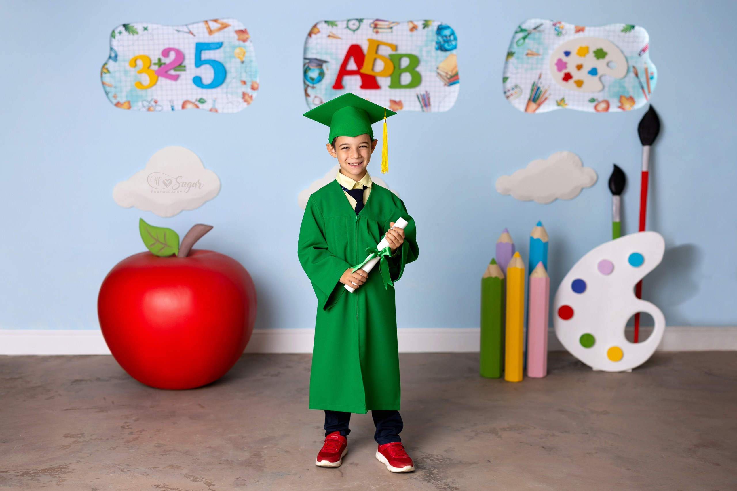 Тоги и шапки за детски градини | Завършване с усмивка | togiishapki.bg. 🎓 Togiishapki.bg — Тоги и академични шапки за дипломиране на студенти, ученици и деца