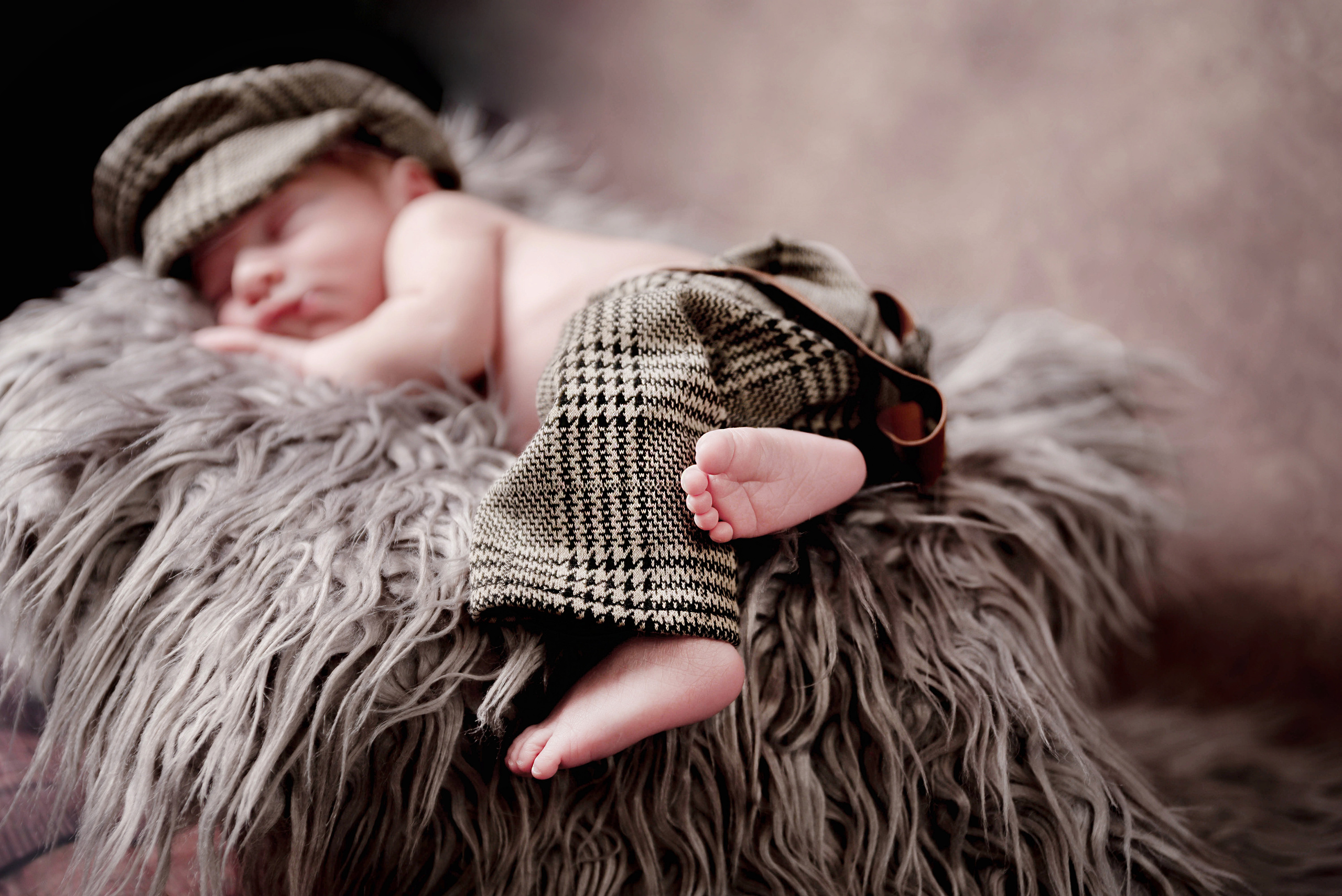 Newborn Photoshoot. Professional Photograher, Antwerpen/Belgium