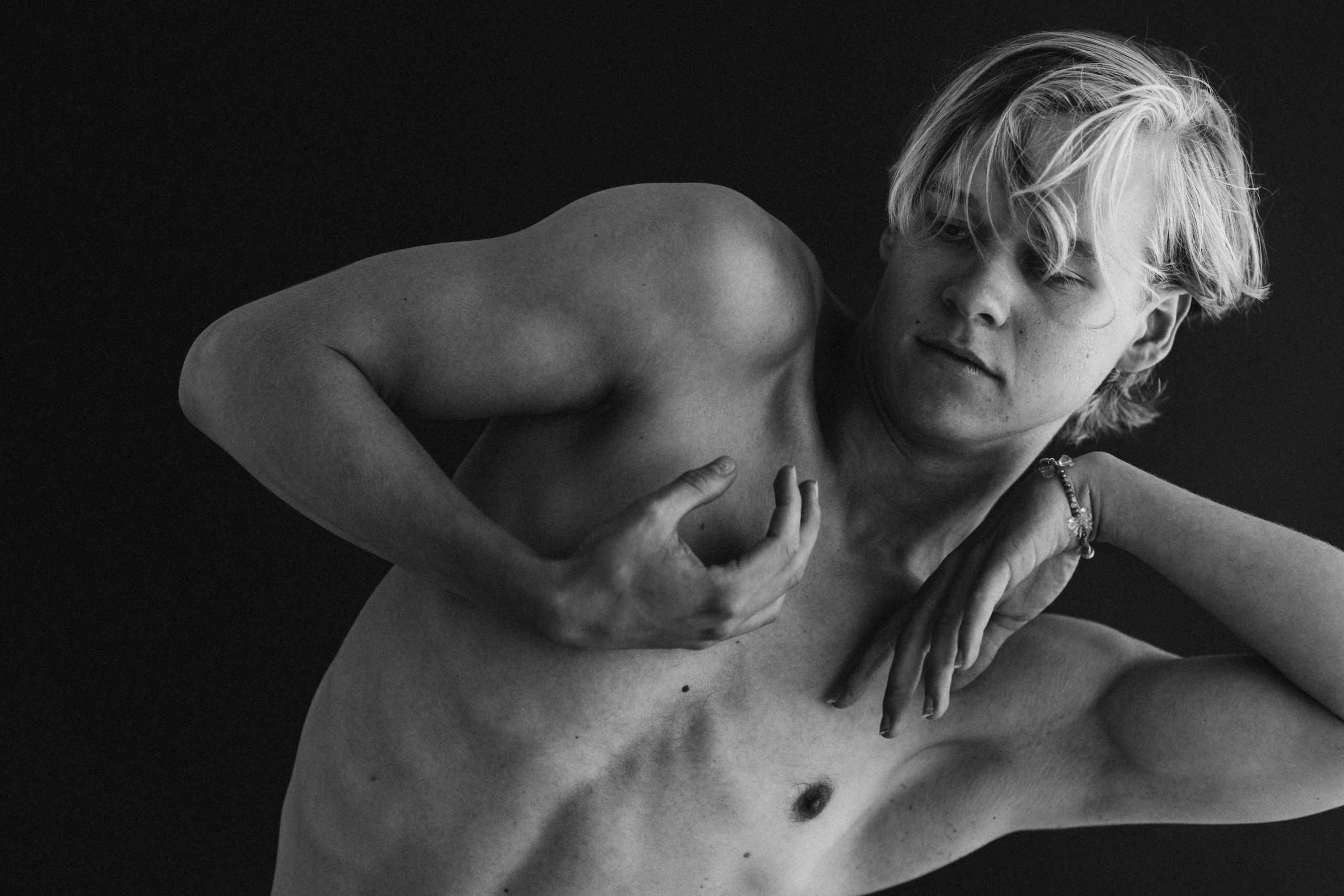 DANCERS. Victoria Olonen – Cinematic Portrait Artist | Helsinki & Europe