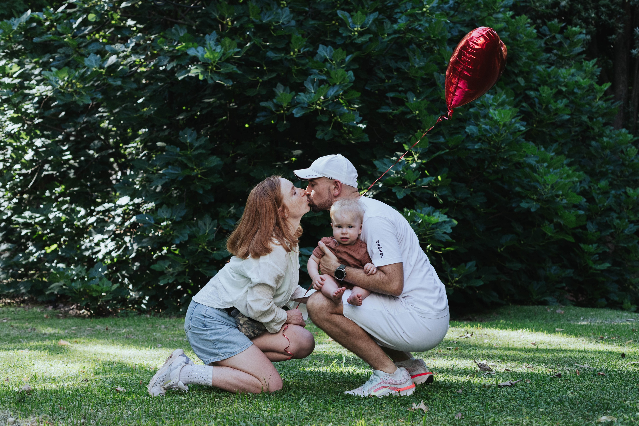 The day they turned one. Photographer @elmirkami in the city of Buenos Aires