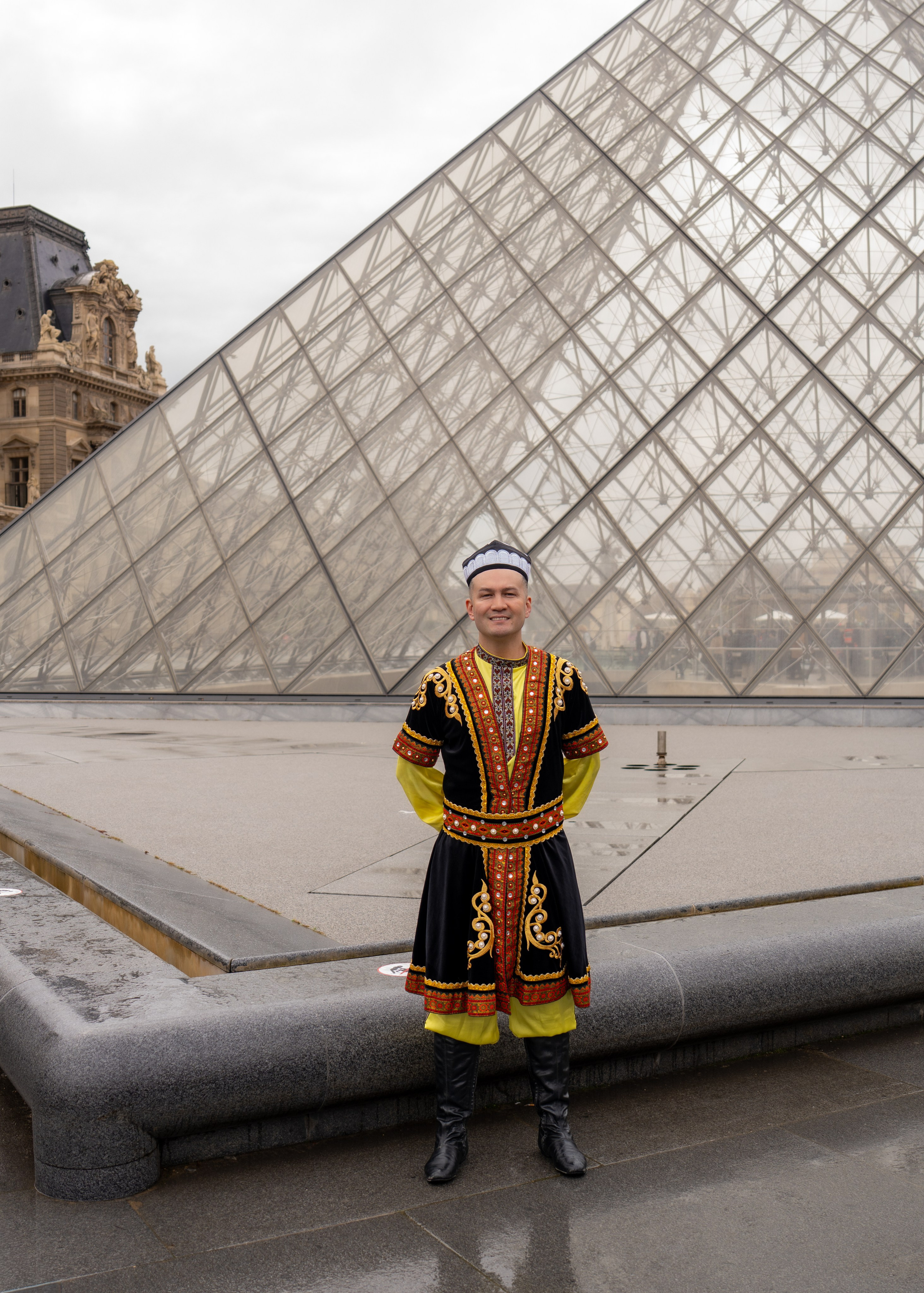 Echo of home. Nina — Fashion & Beauty Photographer in Paris | Portrait Photoshoots