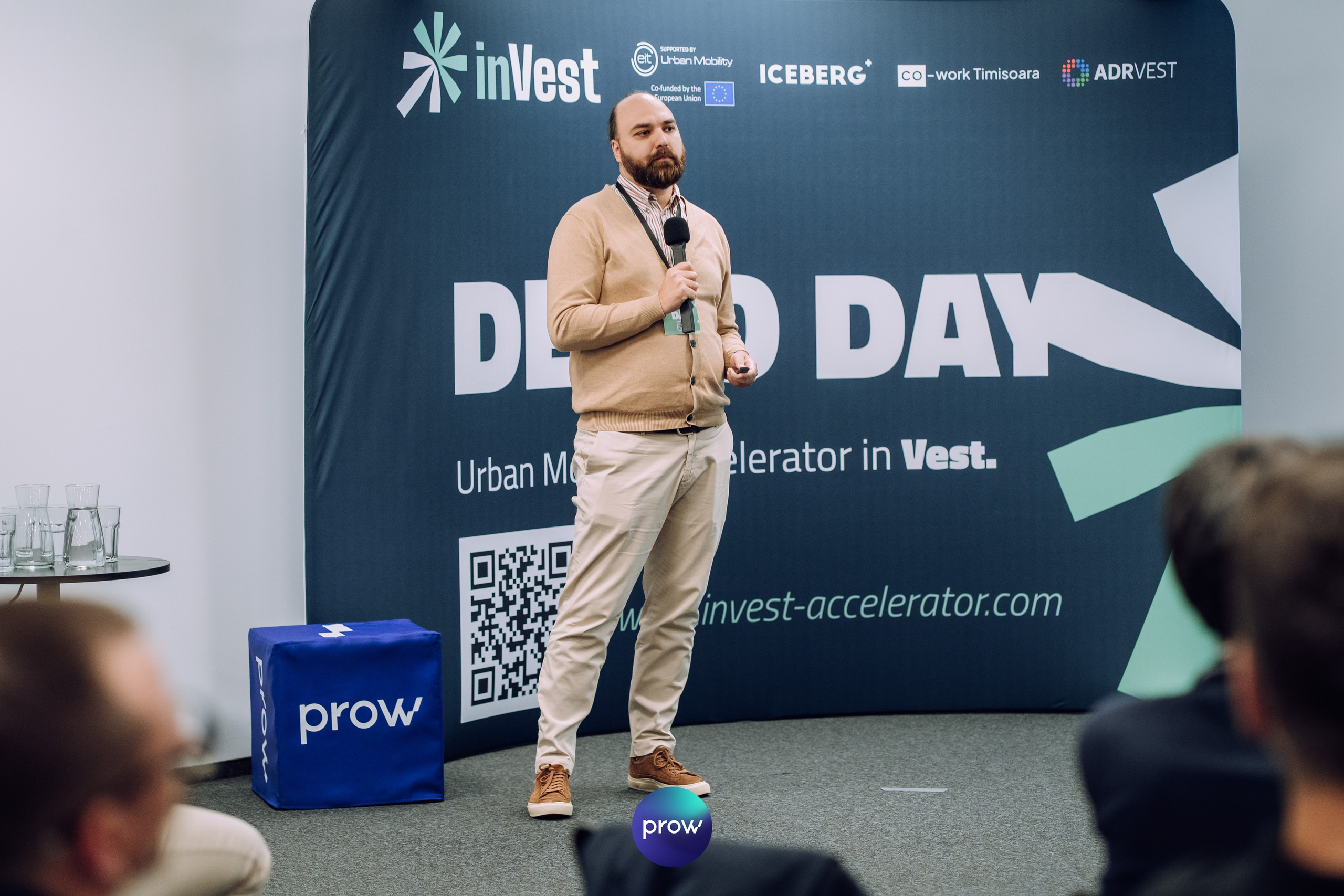 InVest DemoDay @ Cowork. Cozac Cristian Photographer