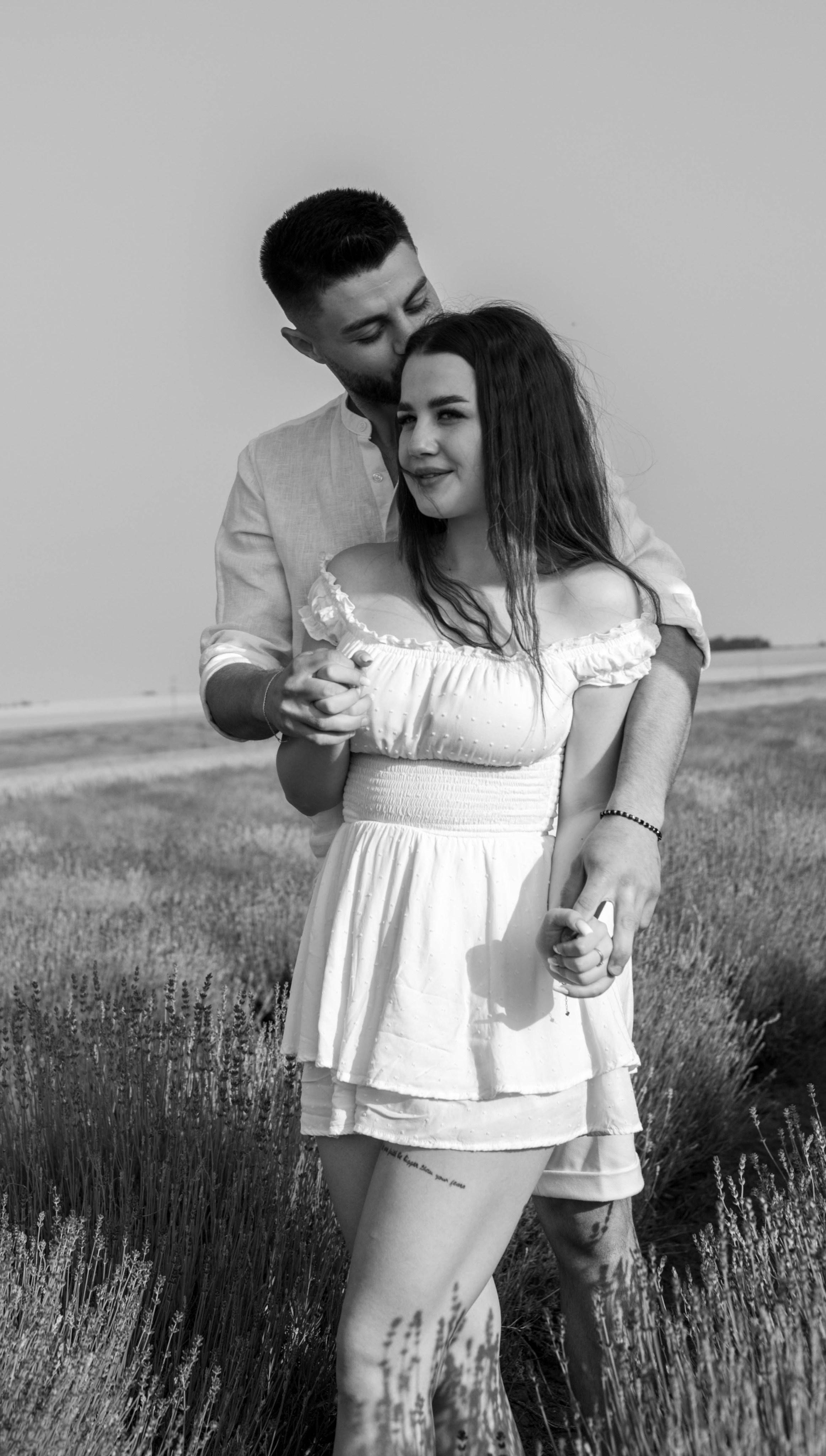Ședință foto de cuplu în lanul de lavandă | Andrei & Bianca Photography