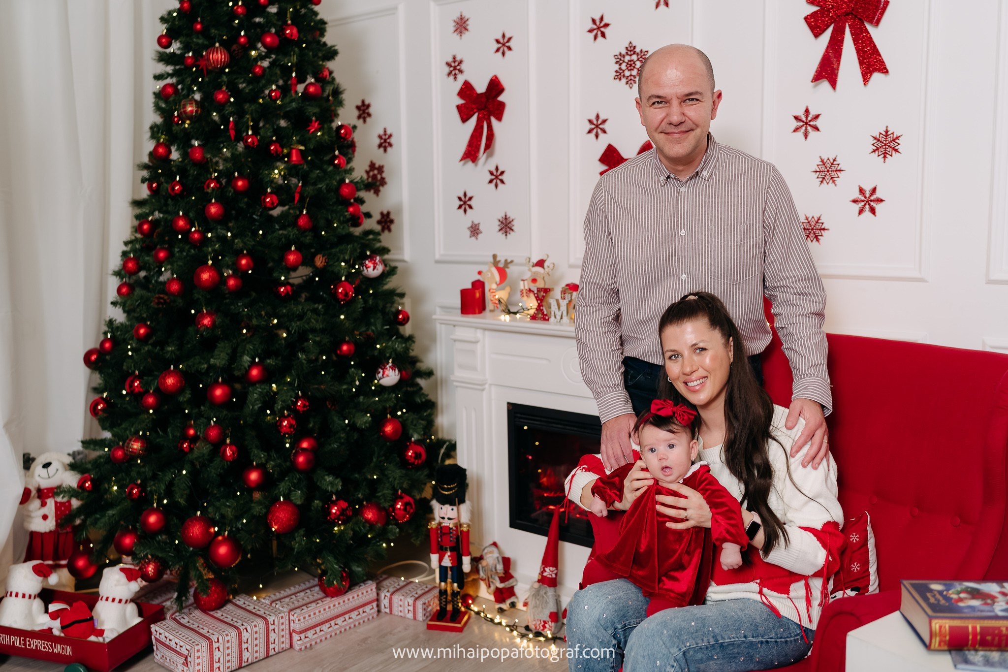 Ședință Foto Crăciun - Sara. Fotograf Nuntă & Botez București - Mihai Popa | Dincolo de oameni, imortalizez emoții!