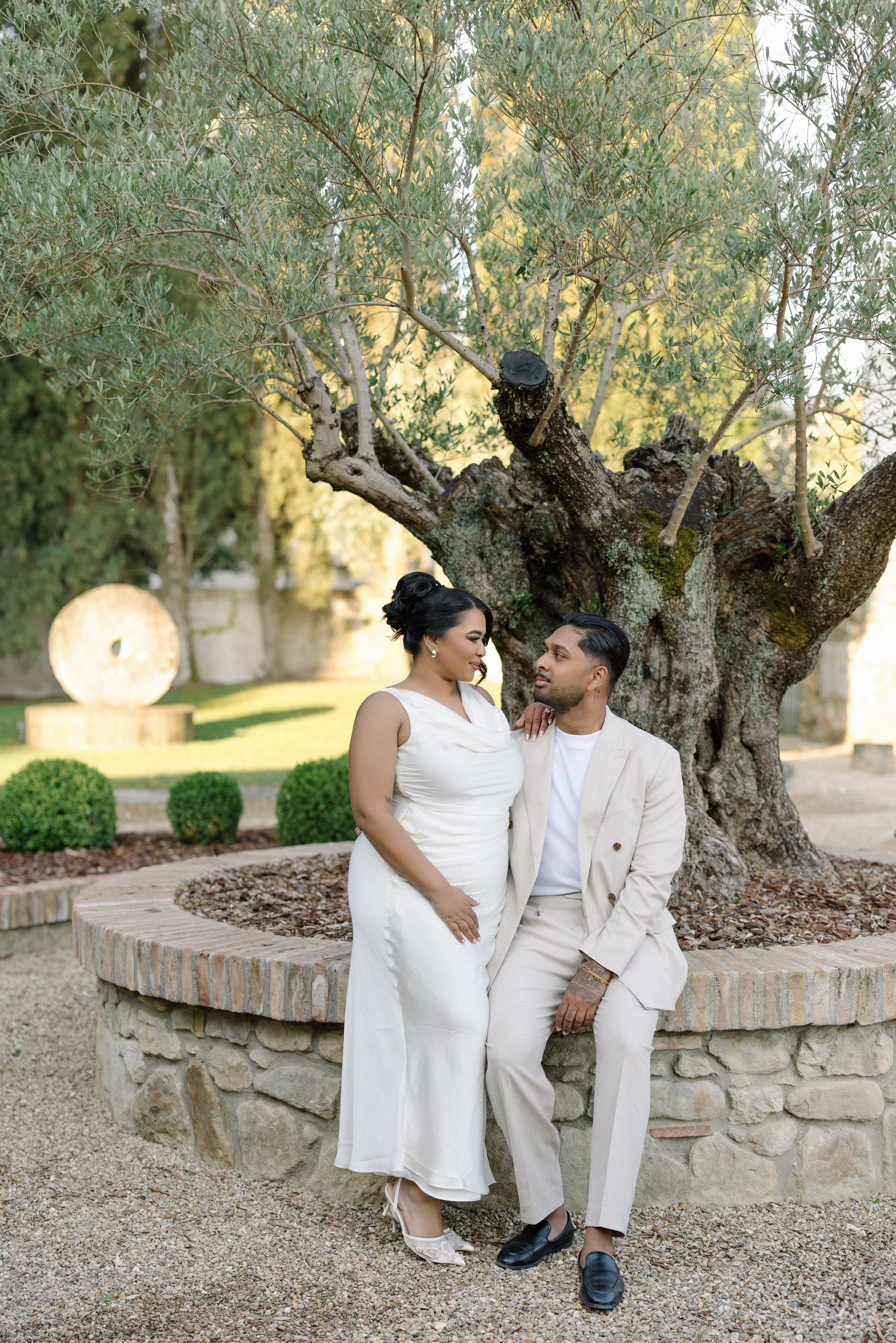 Pre-wedding in Tuscany. Wedding photographer Italy