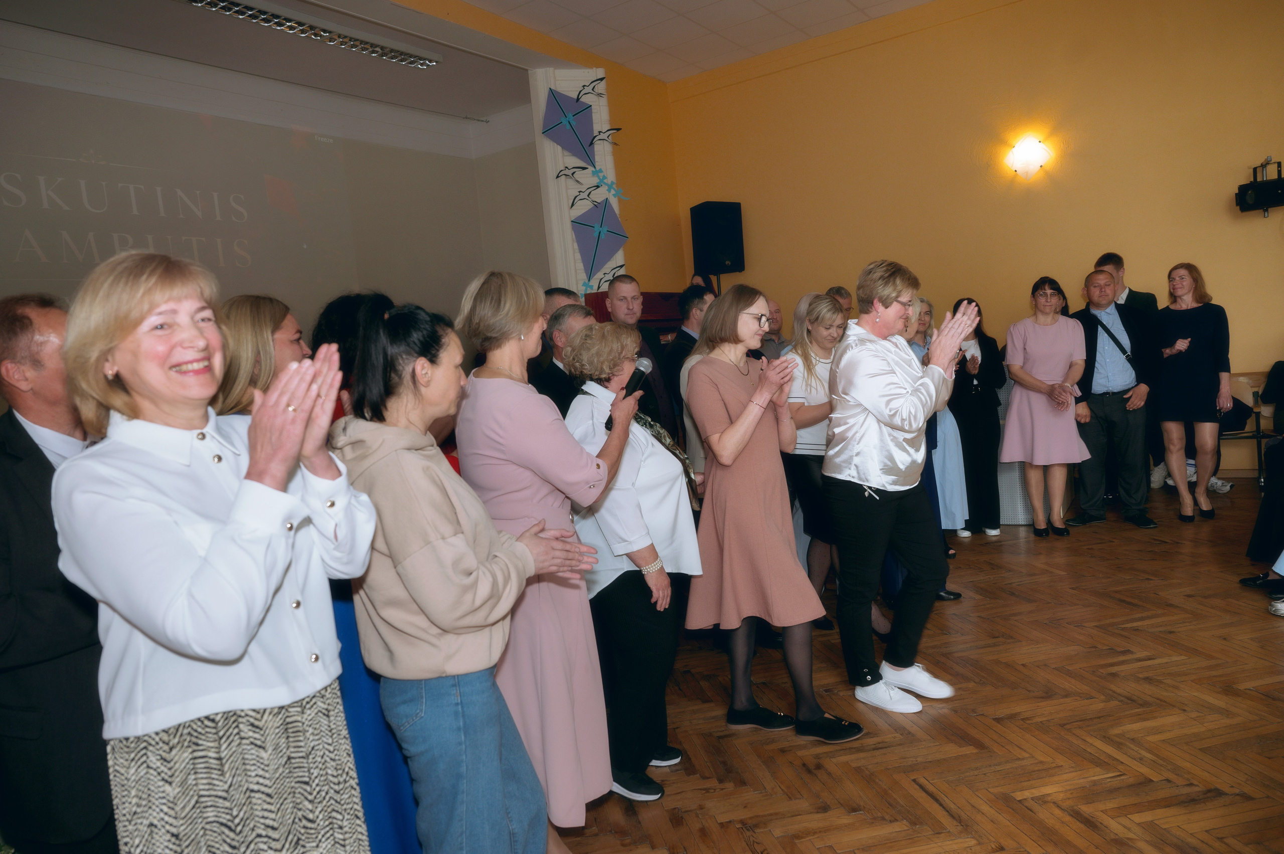 Paskutinis skambutis Joniškėlyje. Vestuvių fotografė Santa Jonuškė | Šiaulių apskritis, Panevėžio apskritis ir visa Lietuva