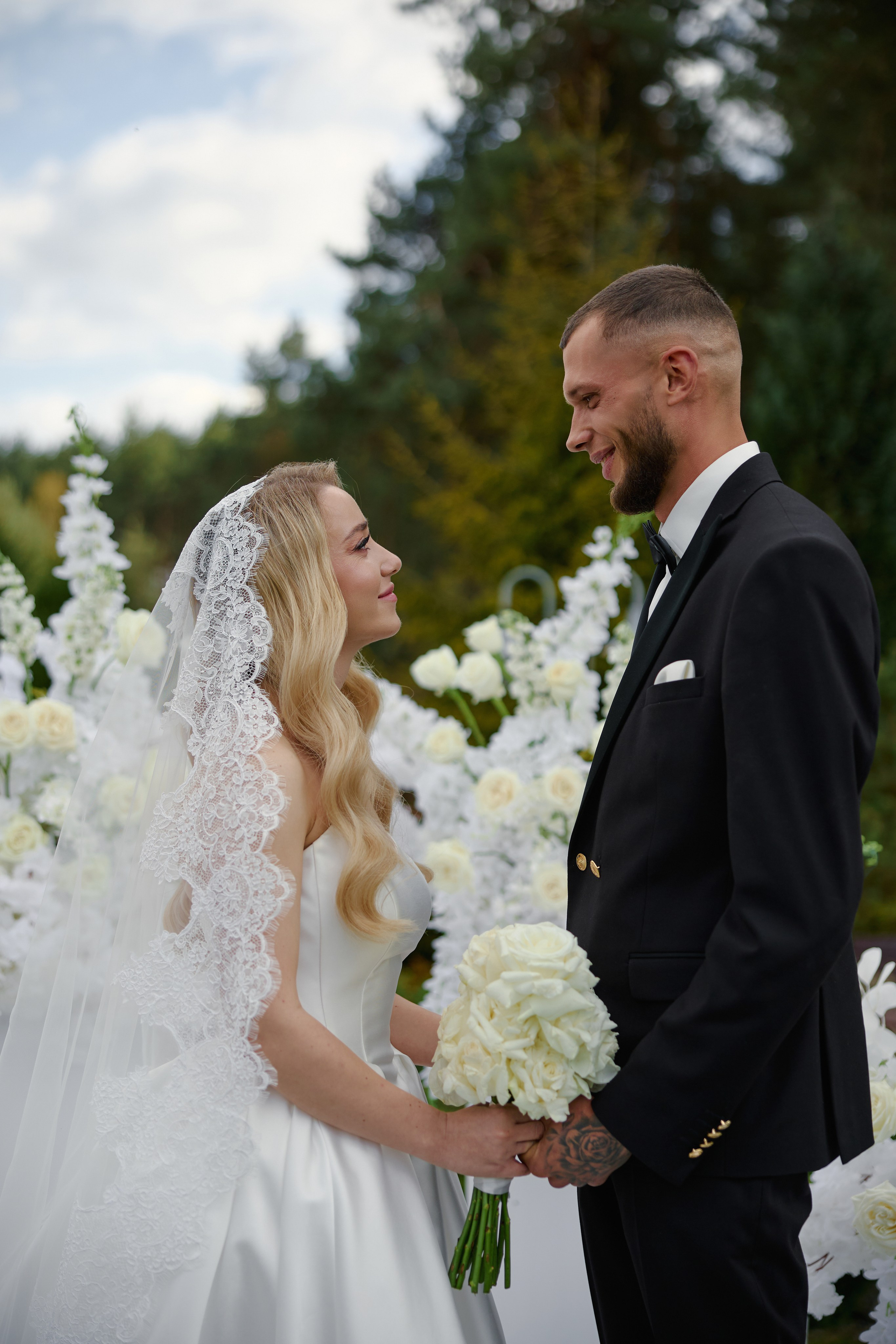Natalia & Roman. Dworek przy lesie. Fotograf ślubny i rodzinny w Krakowie Yana Klymova