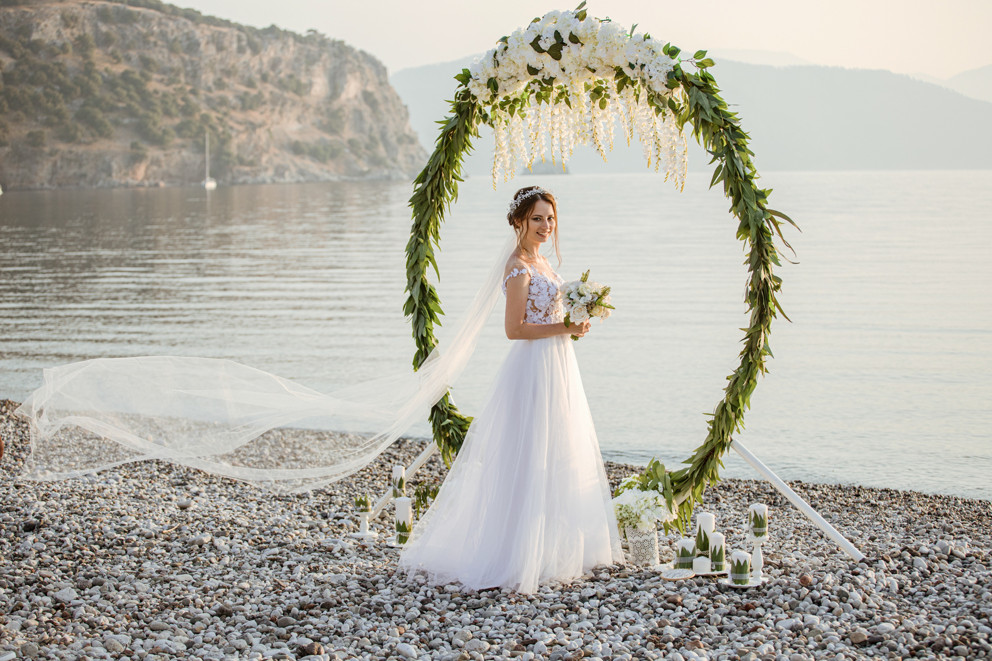 Фотосессия с аркой у моря. Фотограф в Каппадокии / Julia Ganch