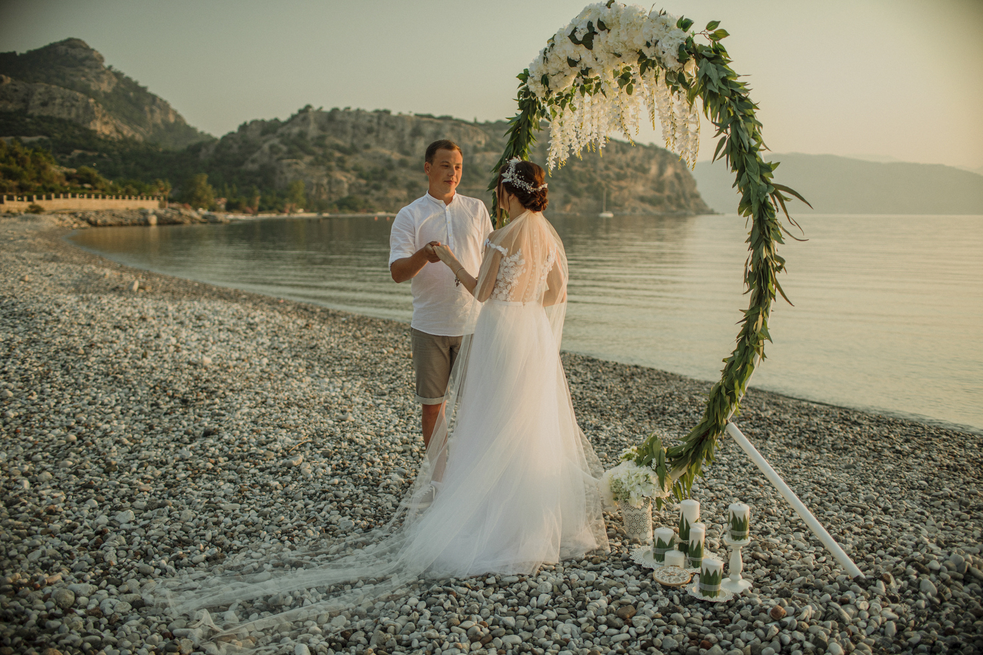 Фотосессия с аркой у моря. Фотограф в Каппадокии / Julia Ganch