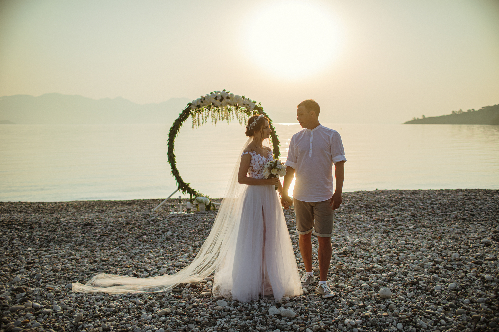 Фотосессия с аркой у моря. Фотограф в Каппадокии / Julia Ganch