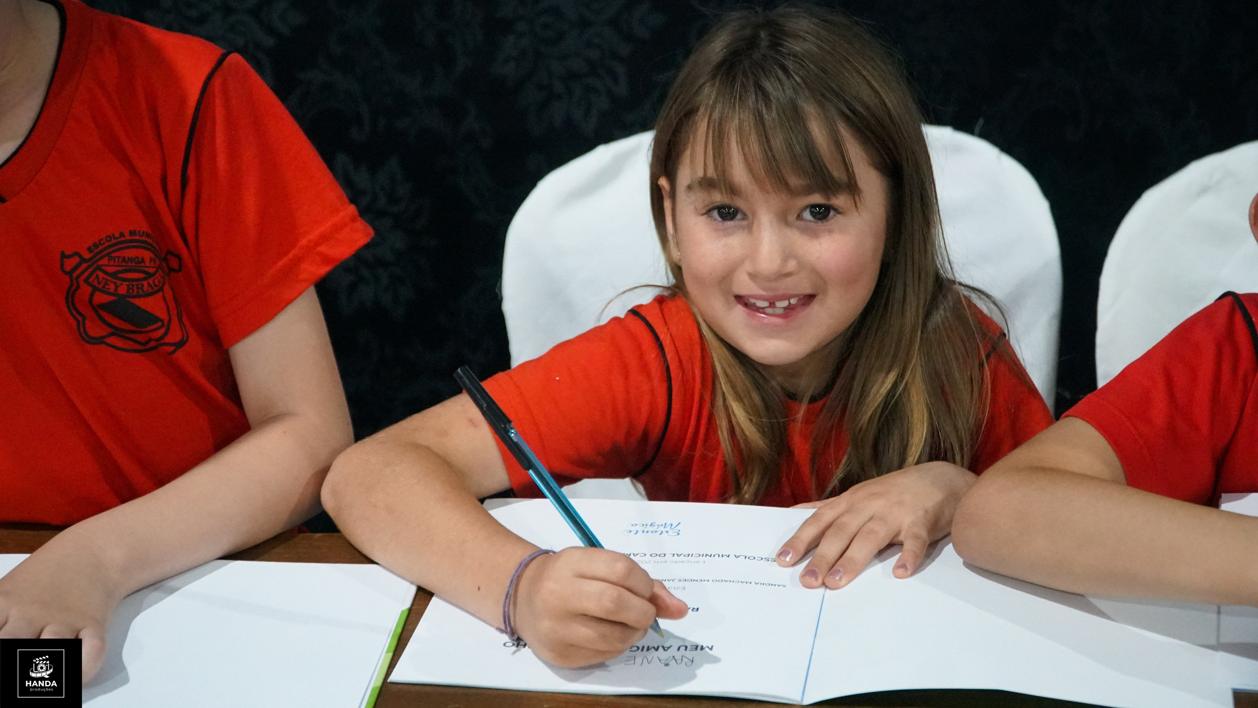 Noite autógrafos colégio Aurélio Buarque de Holanda. Handa Produções
