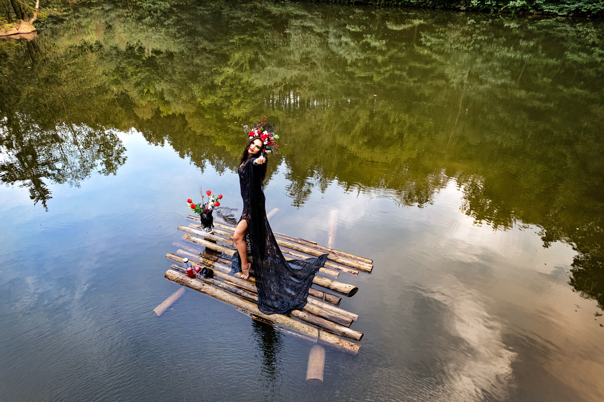 Witch at the lake. Familien, Lifestyle und Portrait Fotografin in Trier, Luxembourg