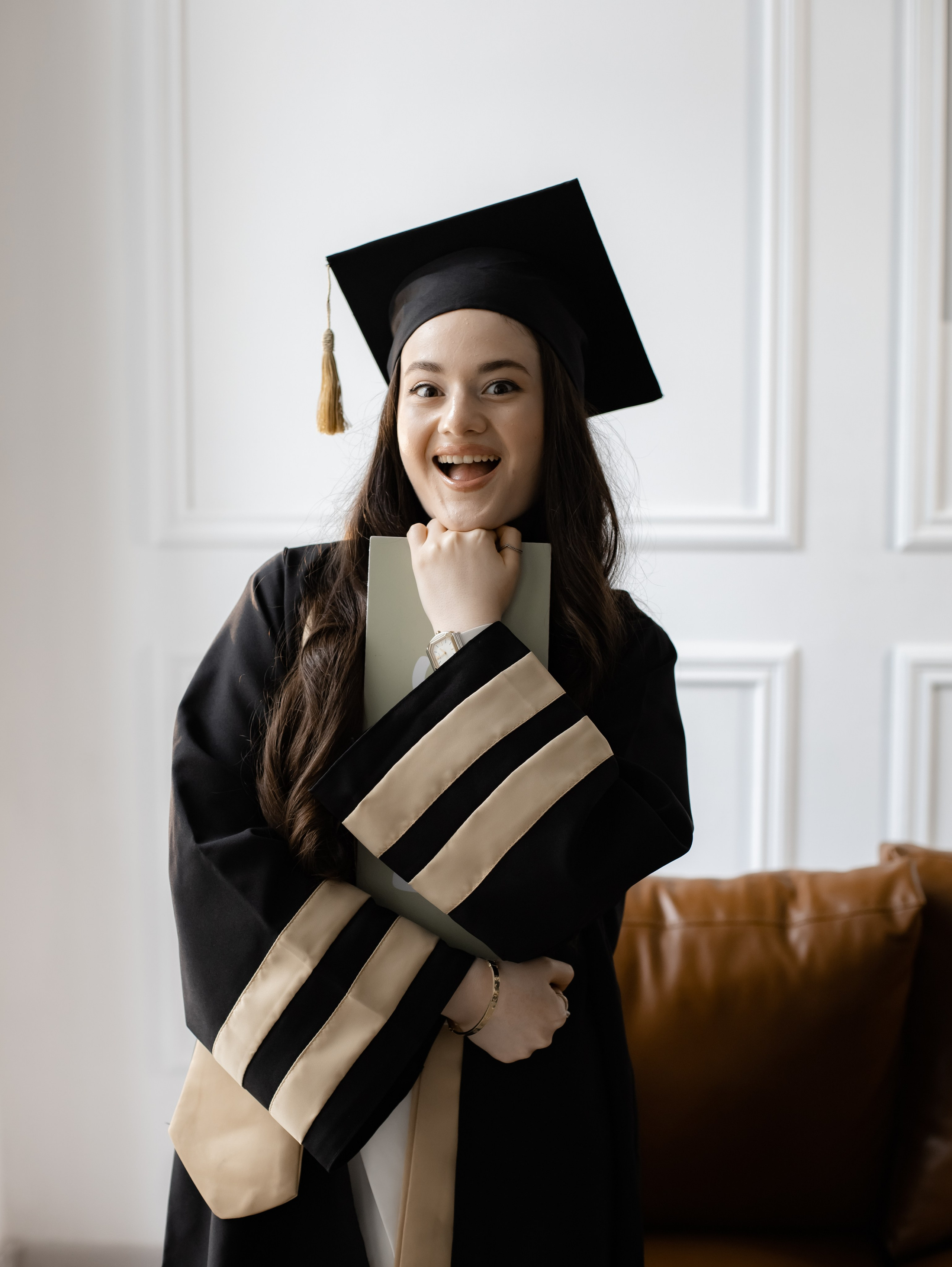 Premium mezun xalati, qara mezun geyimi, ag mezun libasi, qirmizi sarfli mezun paltari, mezun aksesuarlar, mezun papaqlari, mezun lentleri, mezun hediyyeleri, mezun fotosessiya geyimleri, mezun cekilisi ucun geyimler, mezun tedbirleri ucun aksesuarlar, mezun geyimlerinin icare ve satisi, premium mezun libaslari, mezun geyimleri online sifaris, mezun geyimleri Bakida, mezun geyimleri qiymetleri, mezun geyimleri modelleri, Mezun cekilisi, mezun fotosessiyasi, mezun cekilisi ucun geyimler, mezun mantiyasi cekilisi, mezun fotosessiya ideyalari, mezun gunu fotosessiya, mezun xatireleri, mezun papaqlari ile fotosessiya, mezun lentleri ile cekilis, ferdi mezun fotosessiyasi, qrup mezun cekilisi, mezun fotosessiya mekani, mezun ucun ideal cekilis fonlari, mezun fotosessiya aksesuarlari, mezun albomu sekilleri, mezun cekilisi poza ideyalari, universitet mezun fotosessiyasi, kollektiv mezun fotosessiyasi, mezun xalatlari ile cekilis, mezun mantiyasi fotosessiyasi, mezun geyimleri ile professional cekilis, mezun tebrik fotosessiyasi, en yeni mezun cekilis trendləri, mezun fotosessiya xidmetleri, premium mezun cekilisi, mezun cekilisi ucun dekorlar, mezun fotosessiyasi aksesuarlar, mezun gunu en gozel fotolar, mezun cekilisi fotostudiya, bakida mezun fotosessiyasi, xaricde mezun cekilisi, mezun gunune ozel cekilis,Məzun mantiyaları, eksklüziv məzun geyimləri, ağ və qara məzun libasları, məzun üçün xüsusi şarf modelləri, məzun papağı və aksesuarları, fərdi dizayn məzun geyimləri, məzun tədbiri üçün ən yaxşı seçimlər, məzun fotosessiyası üçün ideal libaslar, məzun mərasimi geyimləri, keyfiyyətli məzun mantiyası, rahat və şık məzun geyimləri, məzun üçün lent və tac modelləri, məzun simvolik medalları, icarəyə verilən məzun libasları, məzun geyimlərinin sərfəli qiymətləri, onlayn məzun geyimi sifarişi, məzun paltarı mağazası, dəbli məzun geyimləri, premium məzun mantiyalarının satışı, universitet məzunları üçün mantiyalar, kollektiv məzun geyimləri, məktəb məzunları üçün geyimlər, diplom mərasimi üçün geyimlər, fərqli rəngdə məzun libasları, ən yeni məzun geyimləri, rahat və premium məzun geyimi seçimləri, Bakıda məzun geyimi mağazası, məzun üçün ən yaxşı libaslar