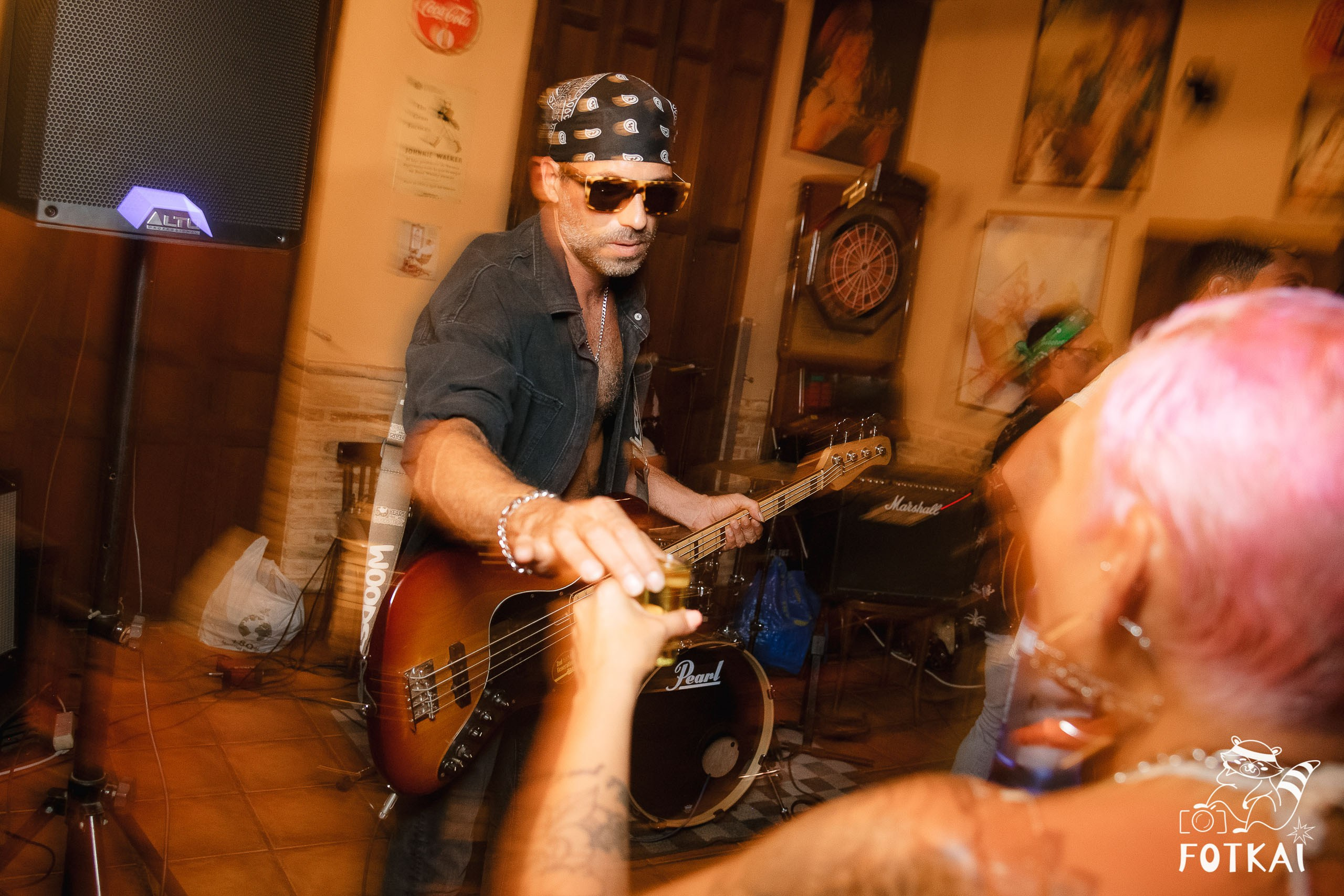 Stones of the Coast en Café Aljibe Rojales: Reportaje fotográfico 30.08.25 | FOTKAI