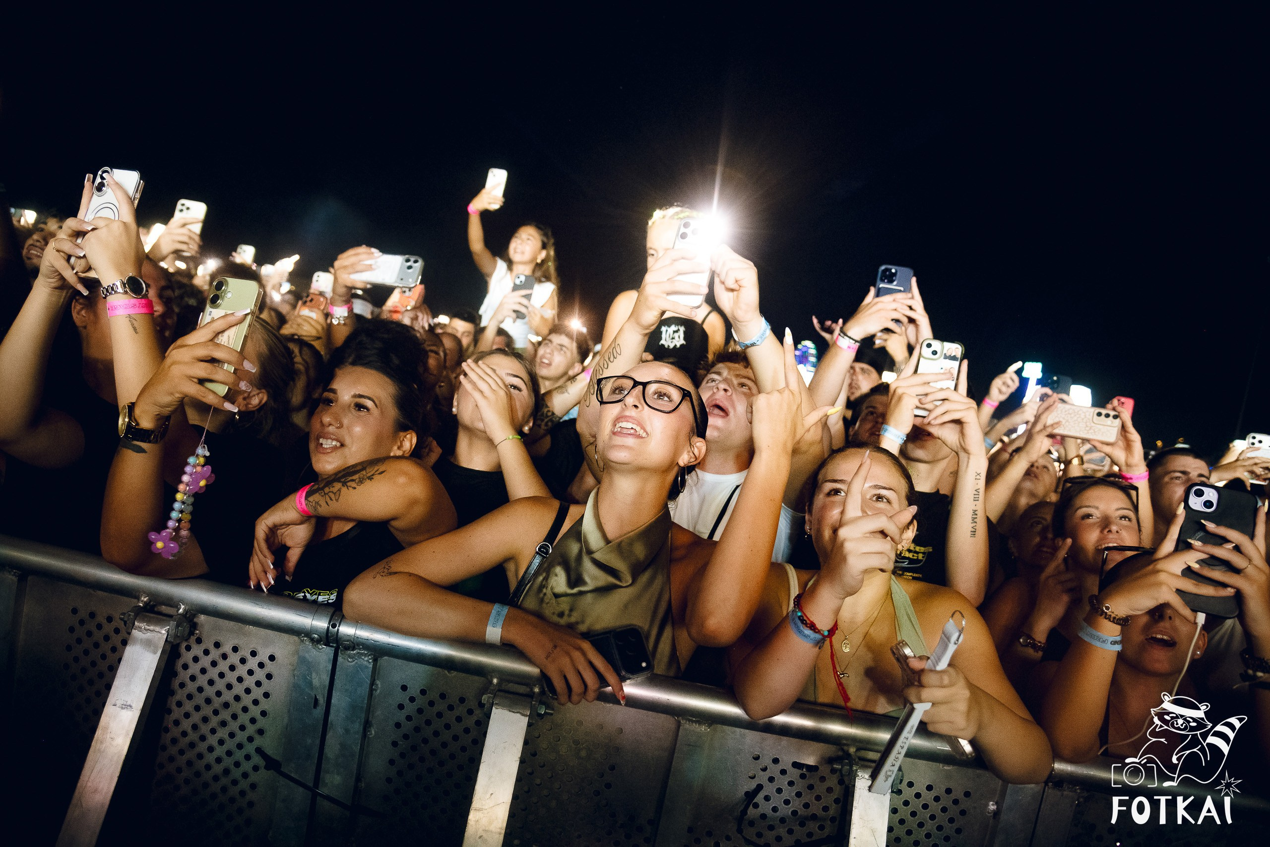 JC Reyes at Brilla Torrevieja Festival — Live Concert Photos in Torrevieja, Spain, 2026 | FOTKAI
