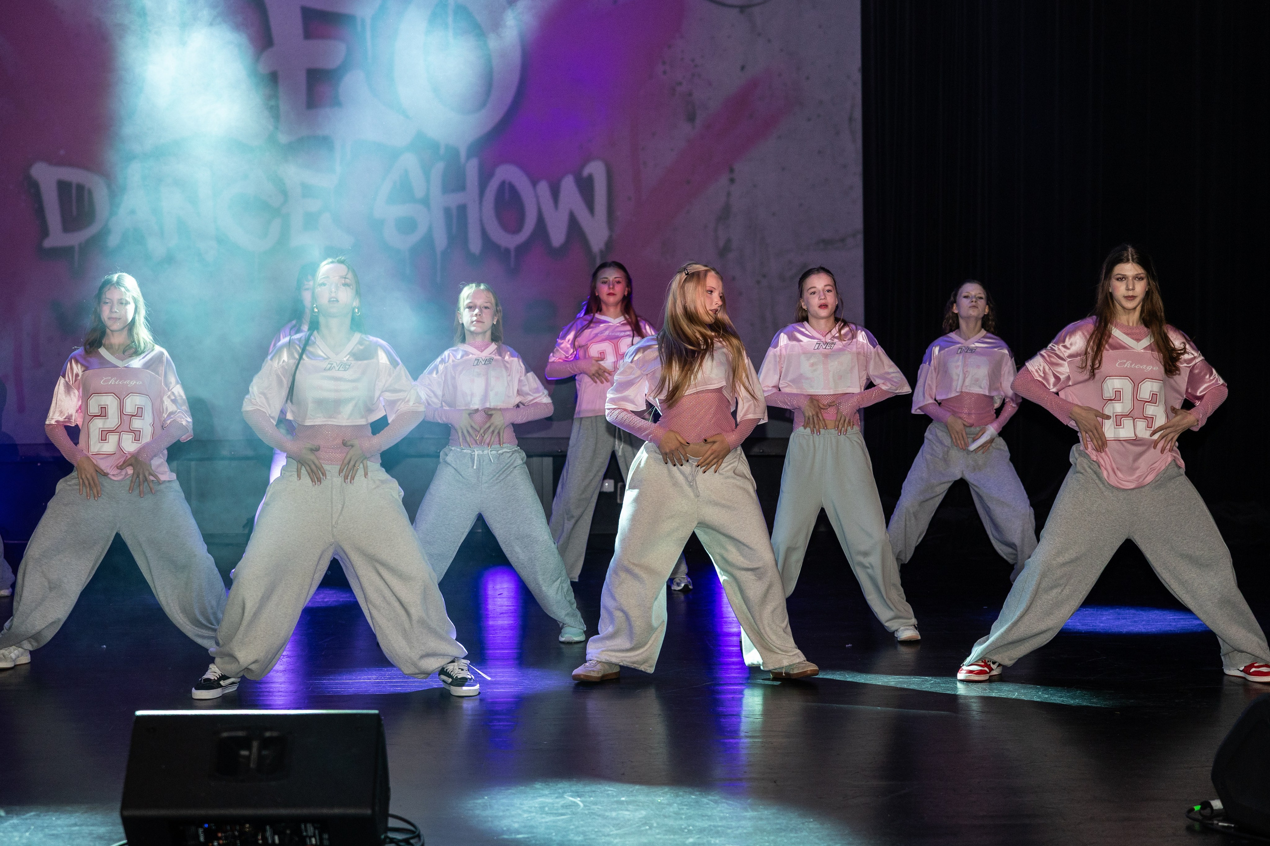 LEO DANCE SHOW WINTER 2025. Семейный и детский фотограф в Варшаве Мила Бобровская