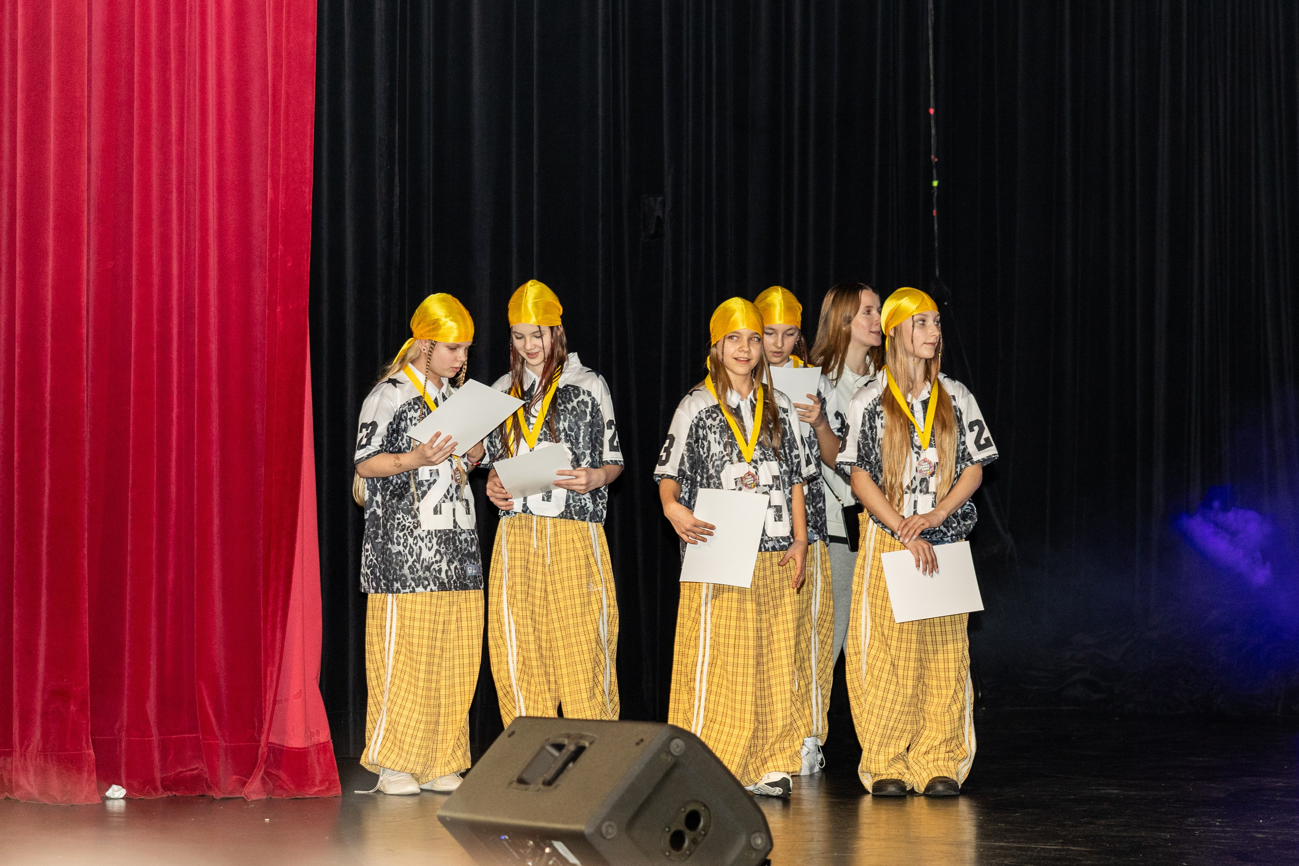 LEO DANCE SHOW WINTER 2025. Семейный и детский фотограф в Варшаве Мила Бобровская