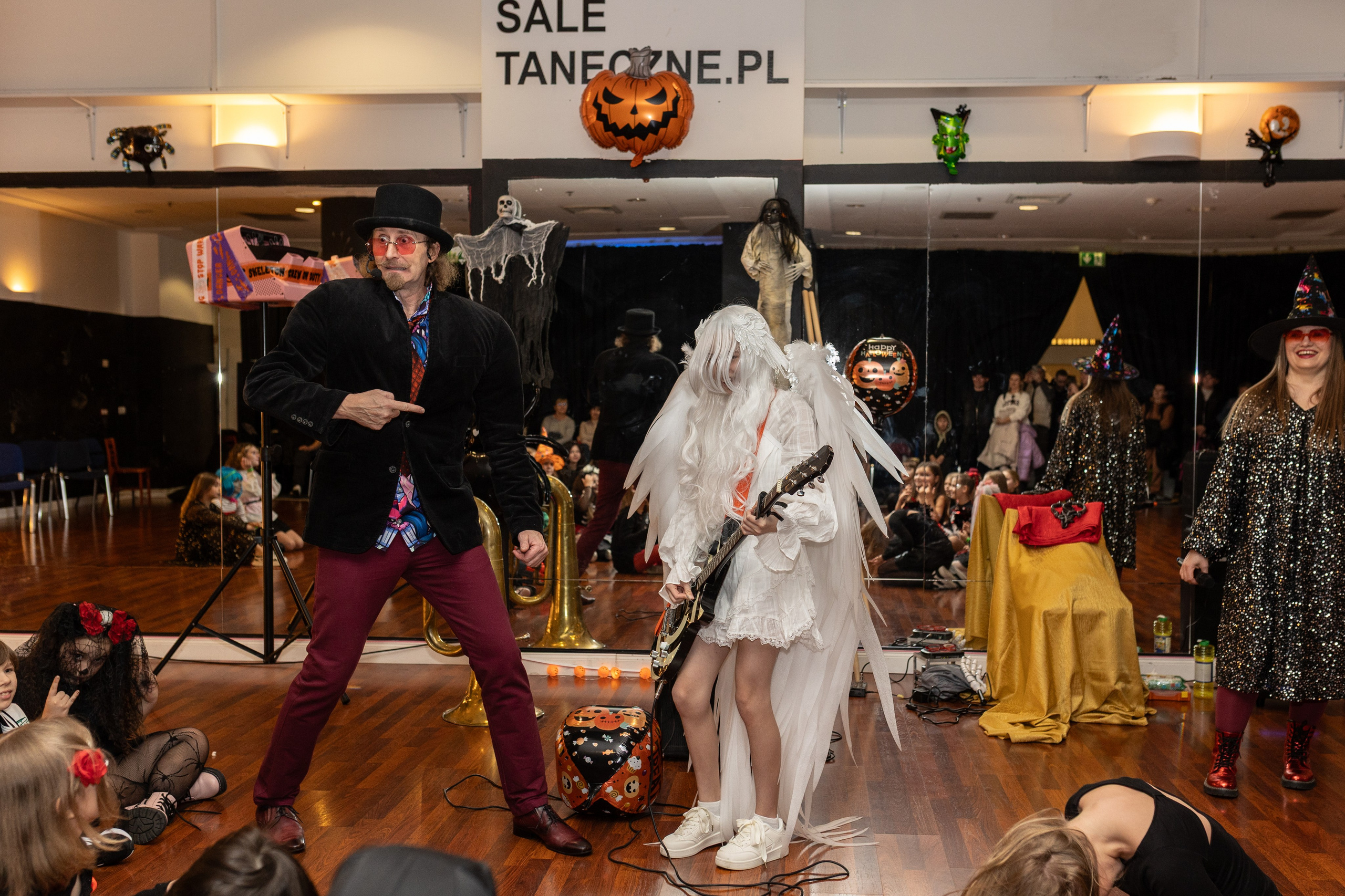 Leo dance studio Helloween 2025. Семейный и детский фотограф в Варшаве Мила Бобровская