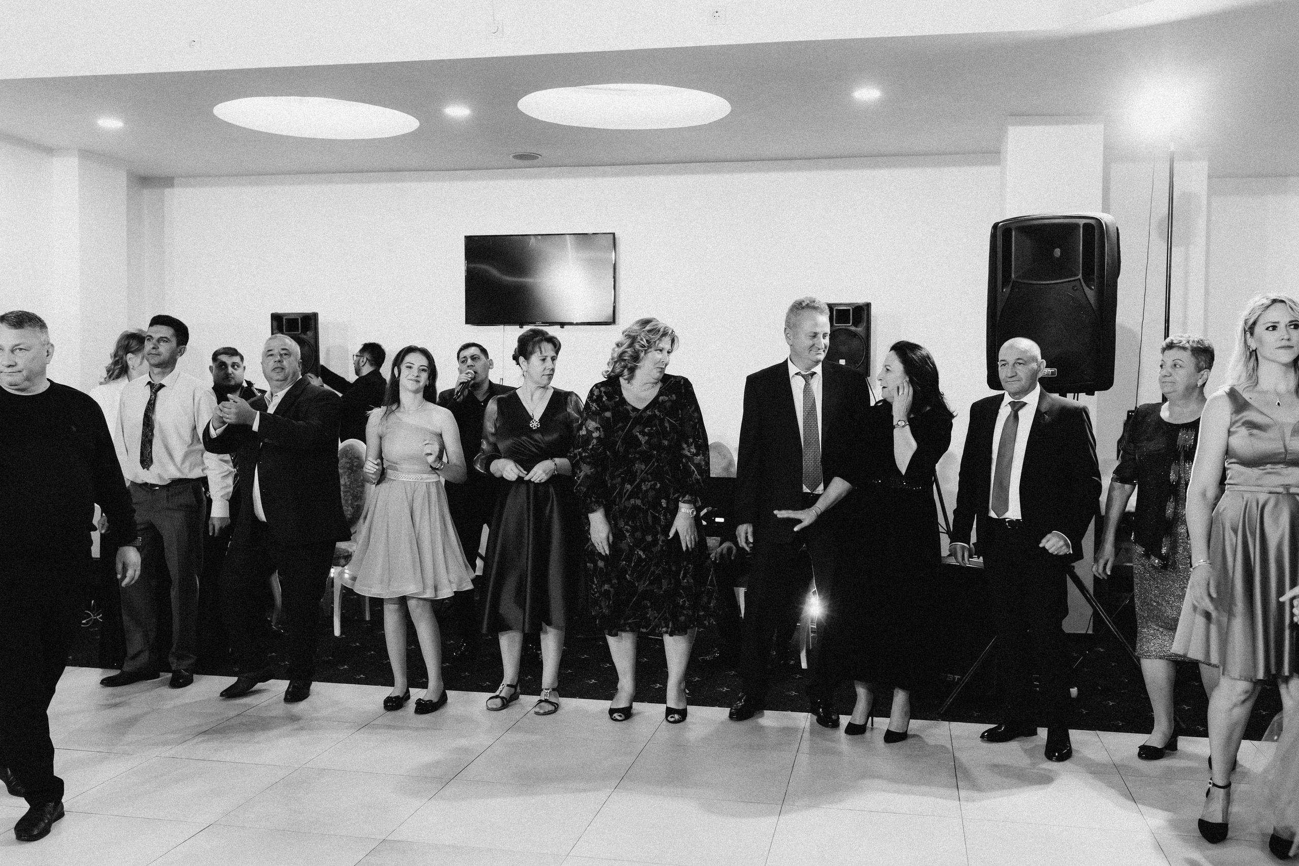 Loredana & Emilian – Ziua Nunții | Videografie - fotografie Botez Suceava, Iași, Botoșani. Servicii foto-video profesionale, pentru momente de neuitat