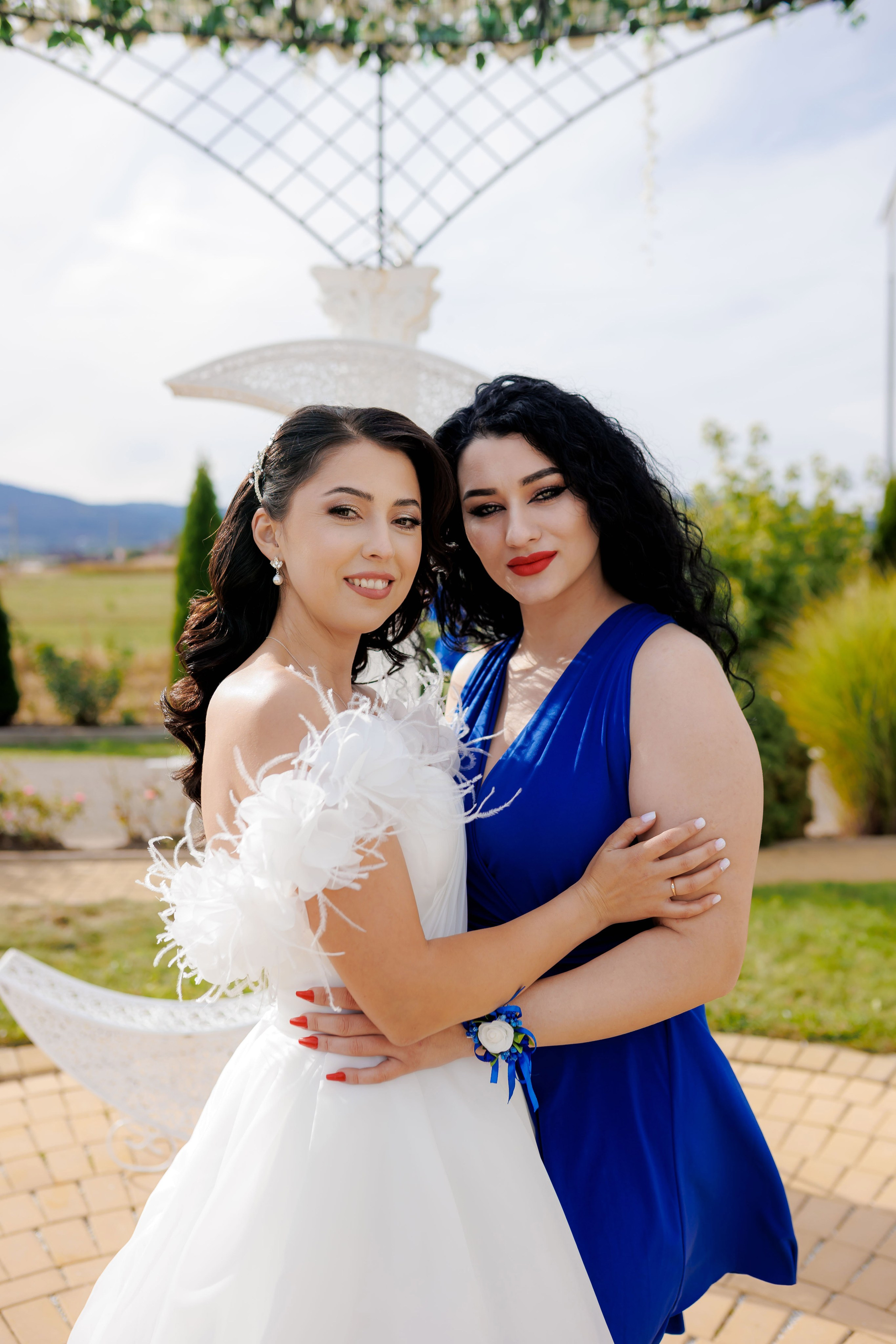Loredana & Emilian – Ziua Nunții | Videografie - fotografie Botez Suceava, Iași, Botoșani. Servicii foto-video profesionale, pentru momente de neuitat