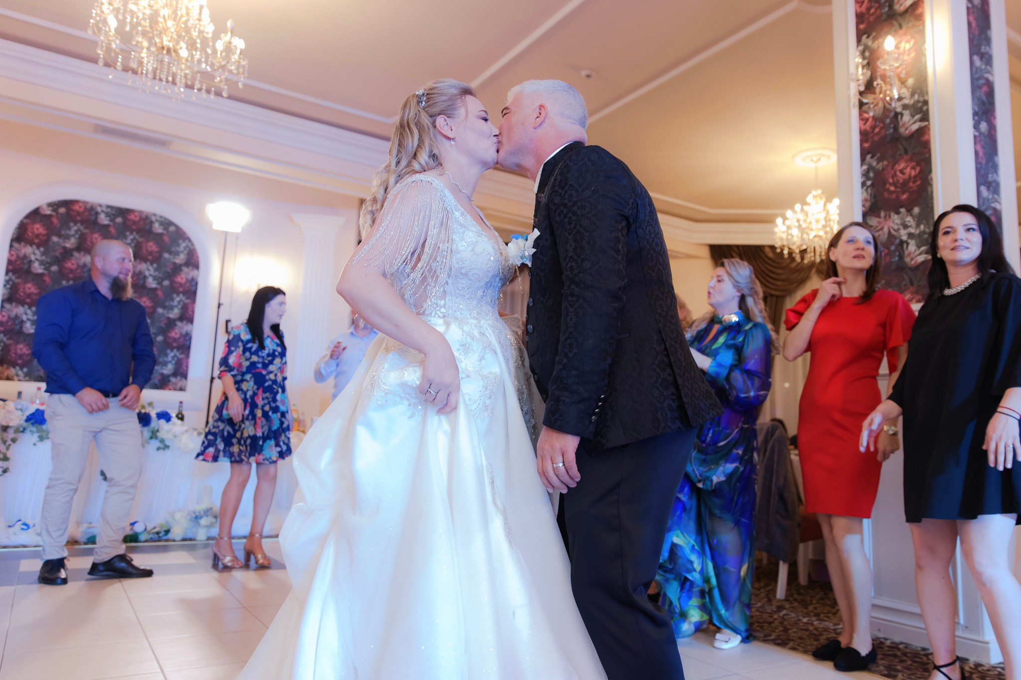 Mihai & Oana. Servicii foto-video profesionale, pentru momente de neuitat