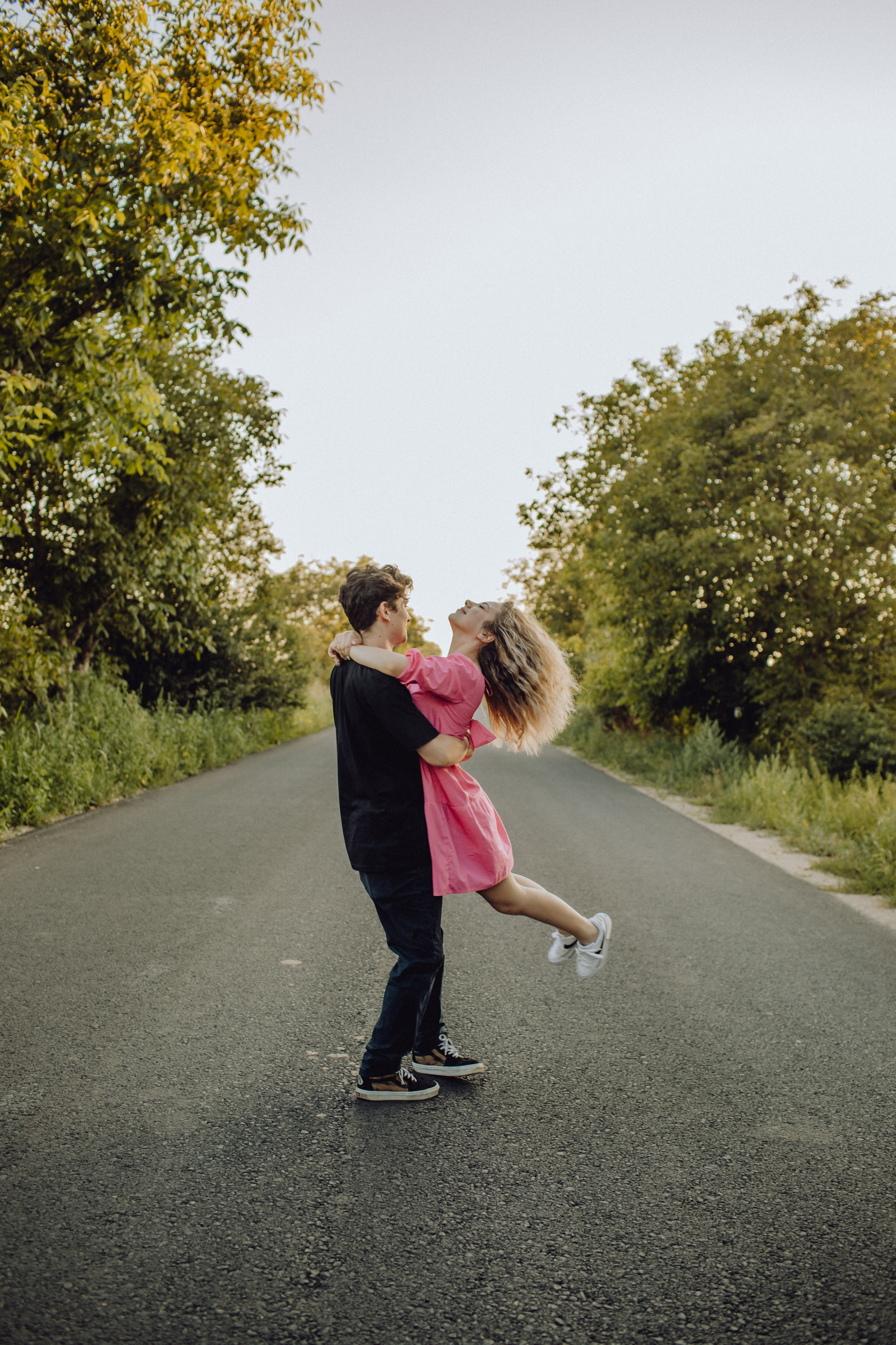 Raul & Larisa. Wedding & couple photographer from Romania Rut Vetan