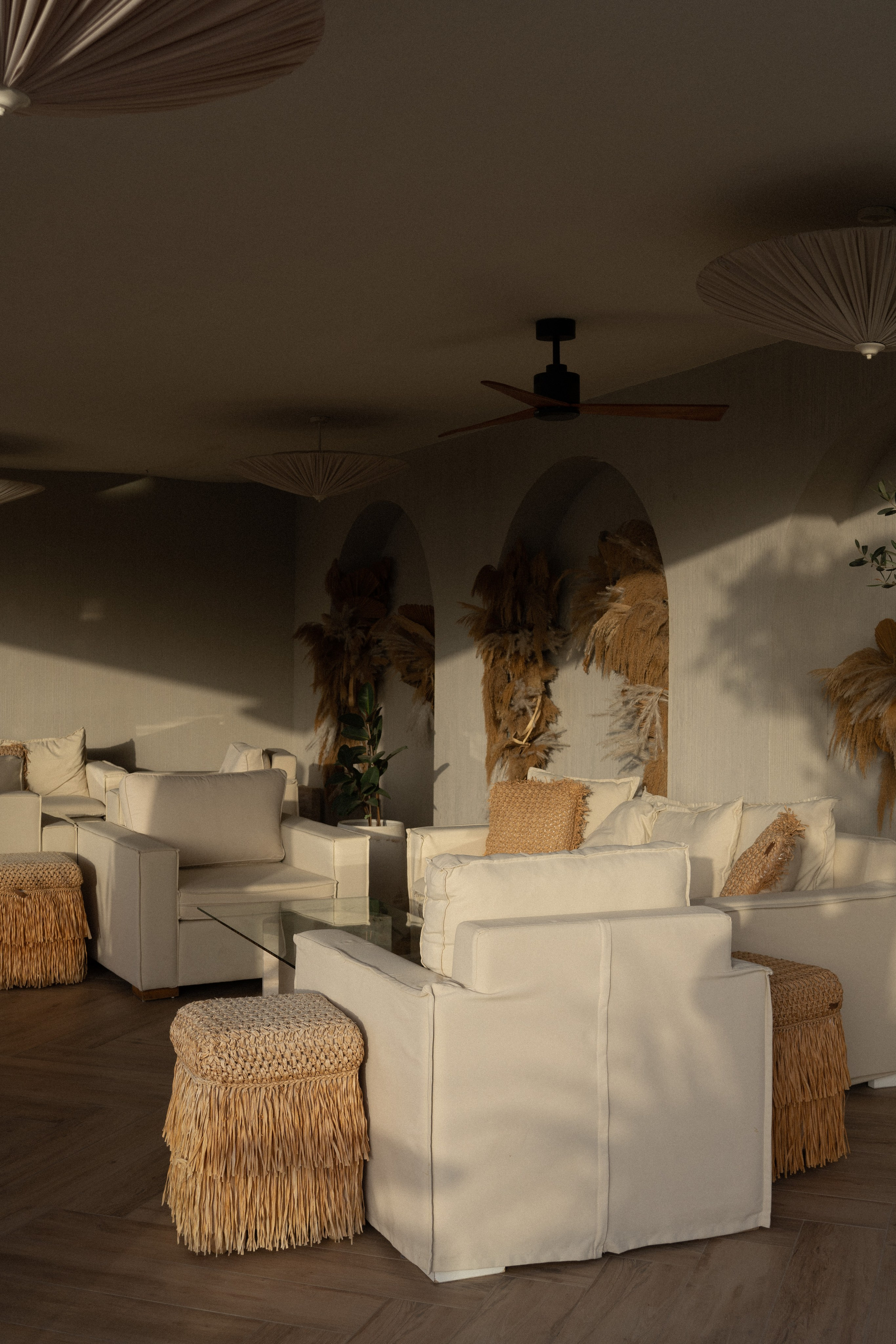 Mirada Exlusive. Professional photographer and videographer specializing in filming hot