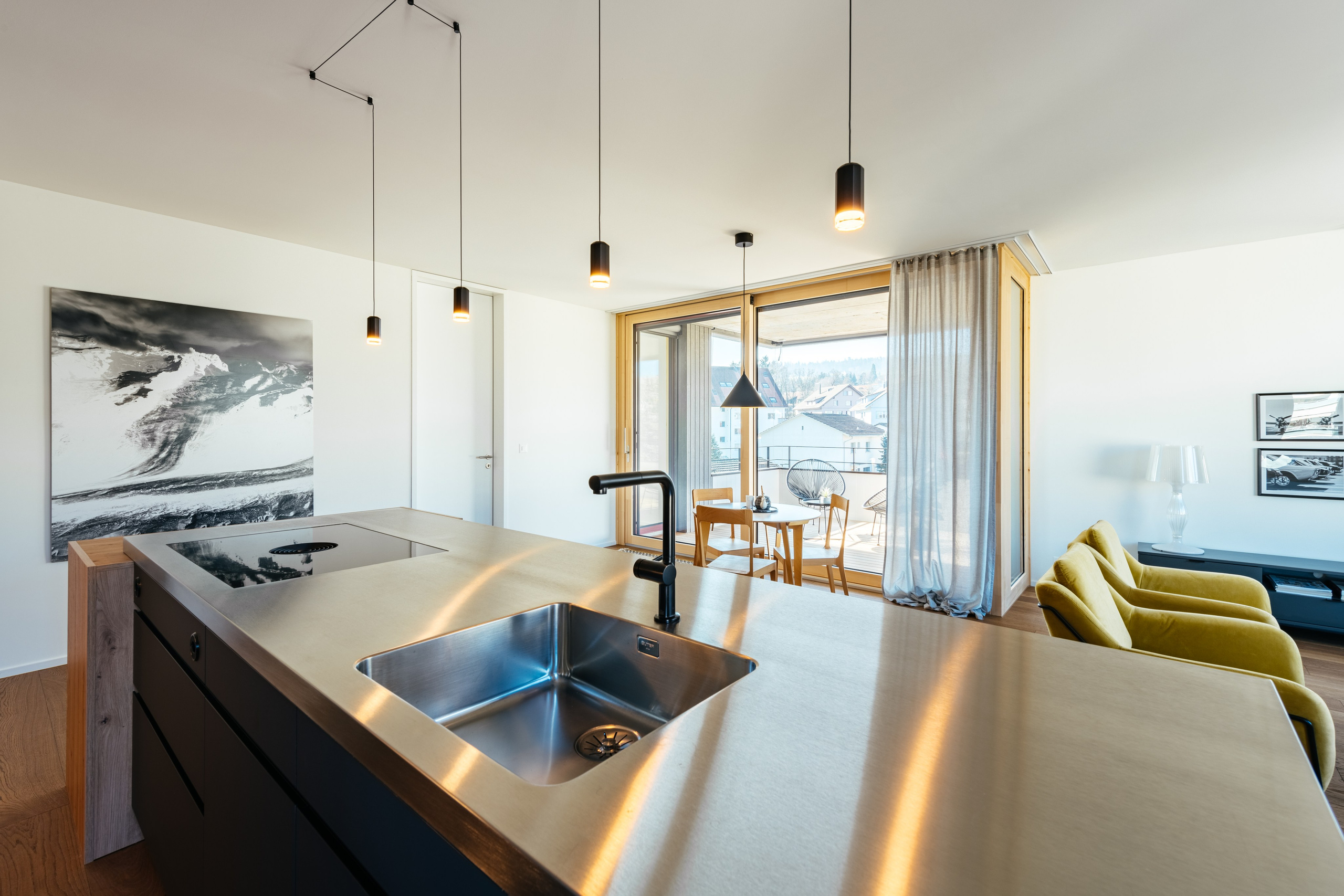 Wohnung, DIELSDORF, Kt. ZÜRICH. Hallo! Ich bin Elena und arbeite als Immobilienfotografin