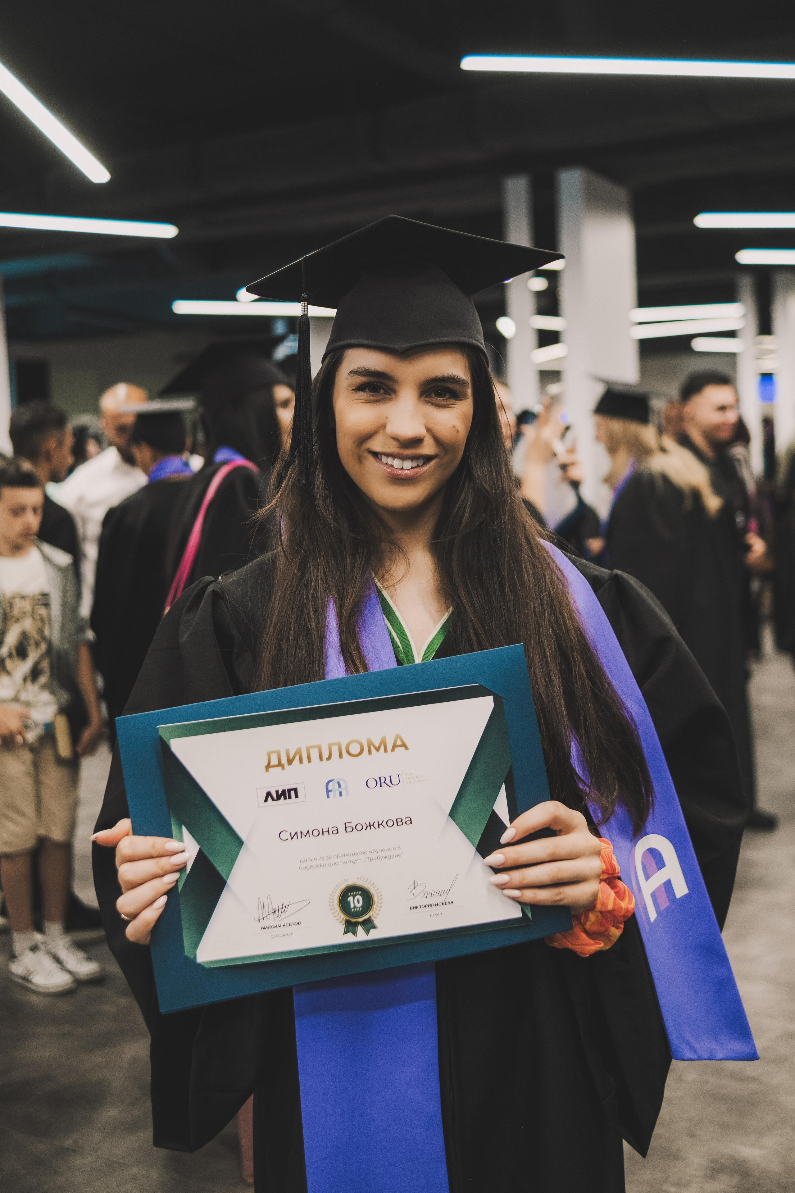 Тоги и шапки за училища и гимназии|togiishapki.bg. 🎓 Togiishapki.bg — Тоги и академични шапки за дипломиране на студенти, ученици и деца