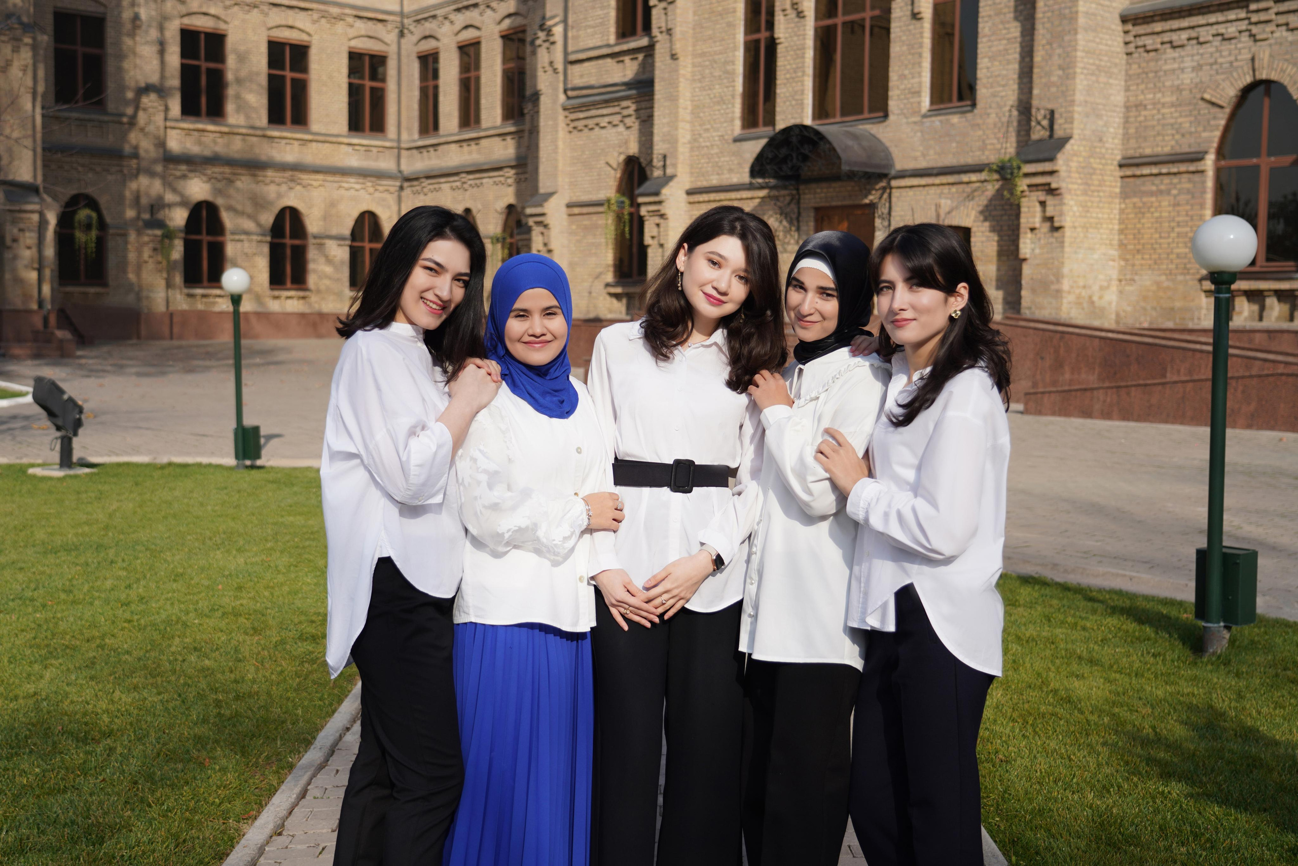 Выпускники. Женский и семейный фотограф в Ташкенте