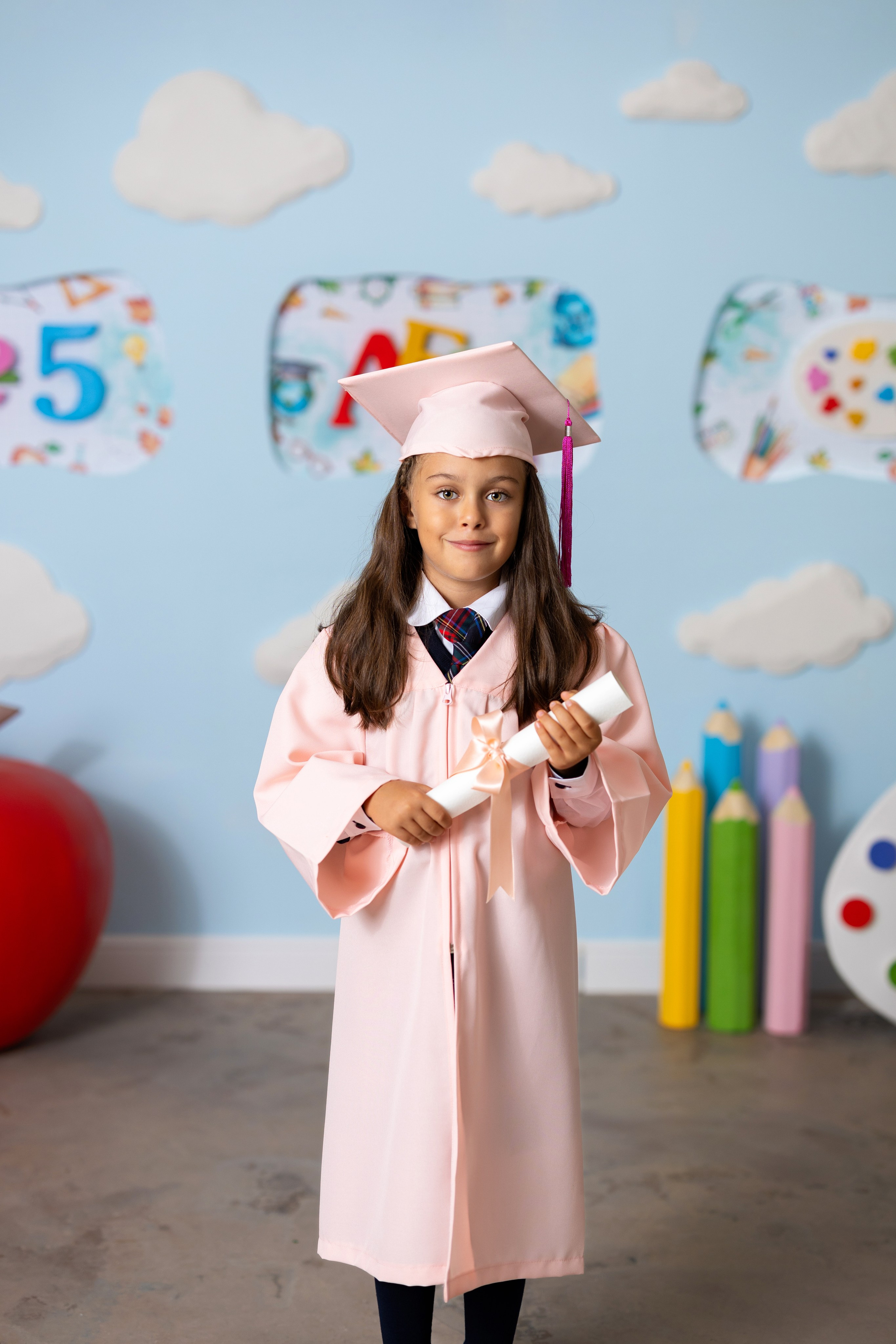 Тоги и шапки за детски градини | Завършване с усмивка | togiishapki.bg. 🎓 Togiishapki.bg — Тоги и академични шапки за дипломиране на студенти, ученици и деца