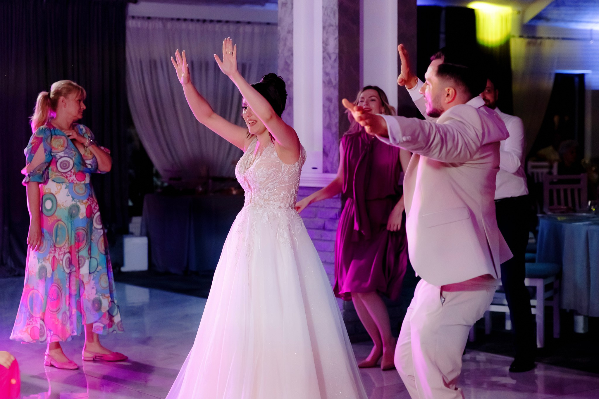 Ioana & Ionuț | Nuntă de poveste la Păstrăvăria Poiana din Mălini județul Suceava. Servicii foto-video profesionale, pentru momente de neuitat