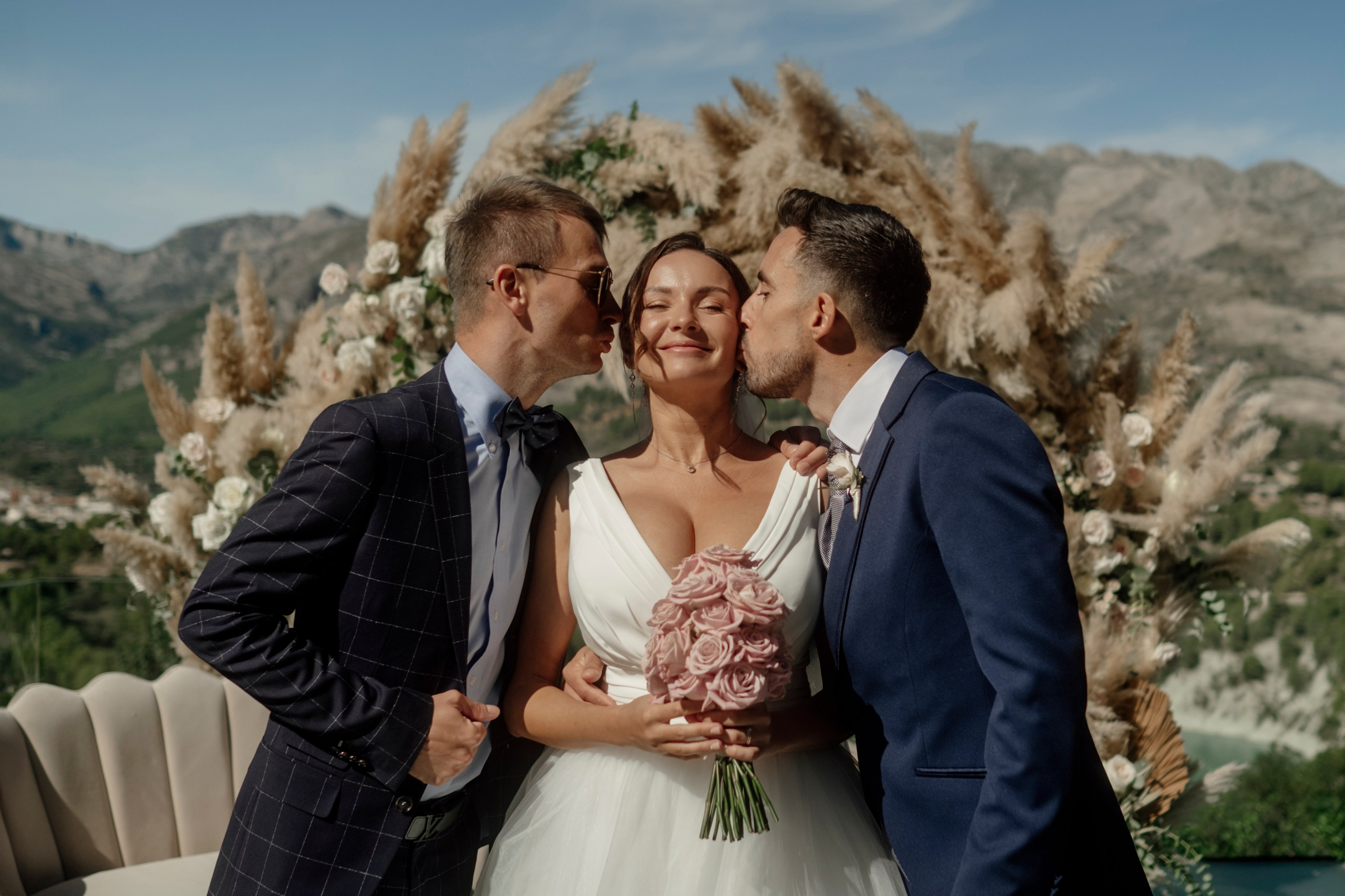 Dasha & Ister. Vivood Landscape. Paola fotógrafo / videografo de bodas en Barcelona