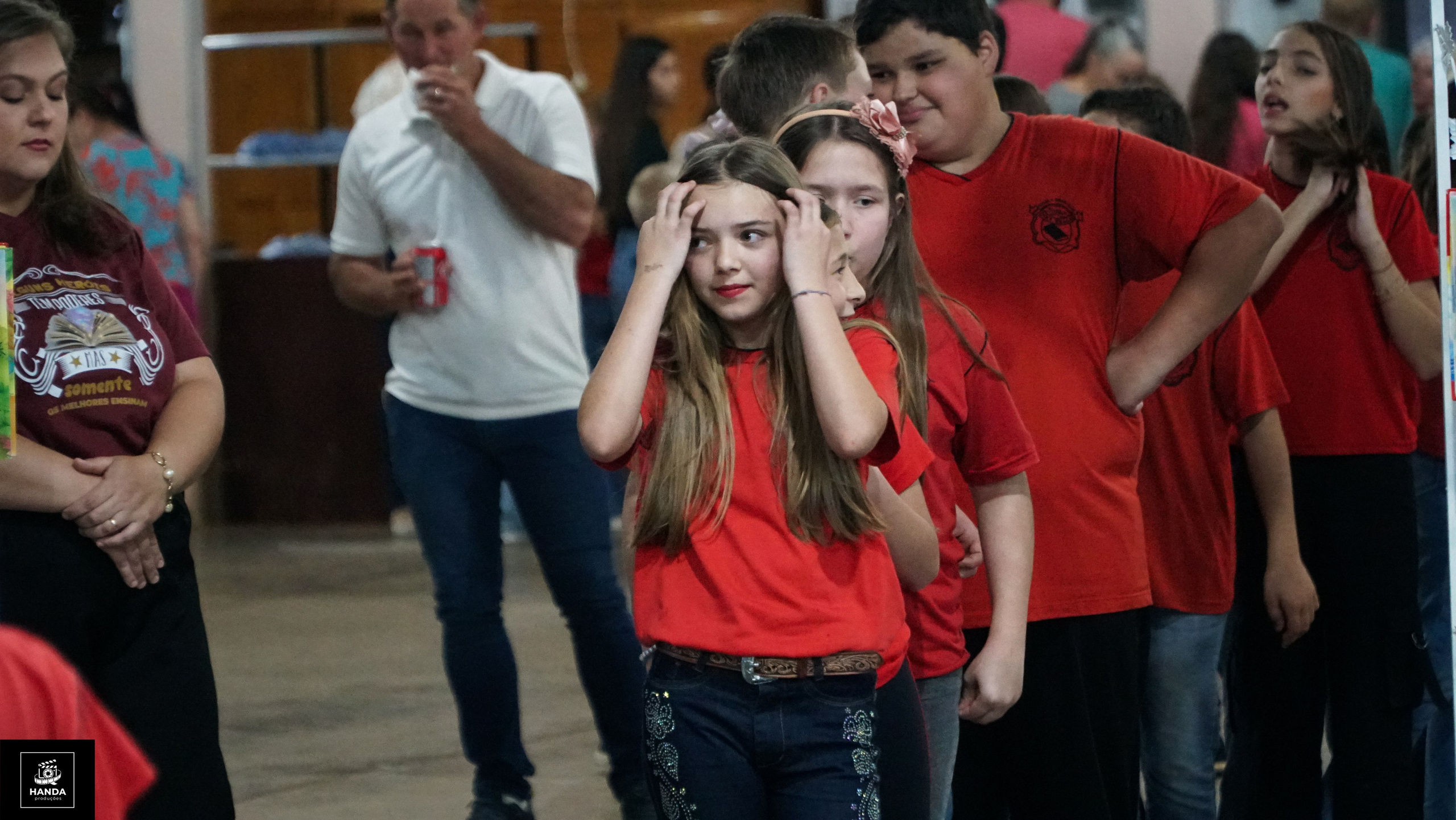 Noite autógrafos colégio Aurélio Buarque de Holanda. Handa Produções