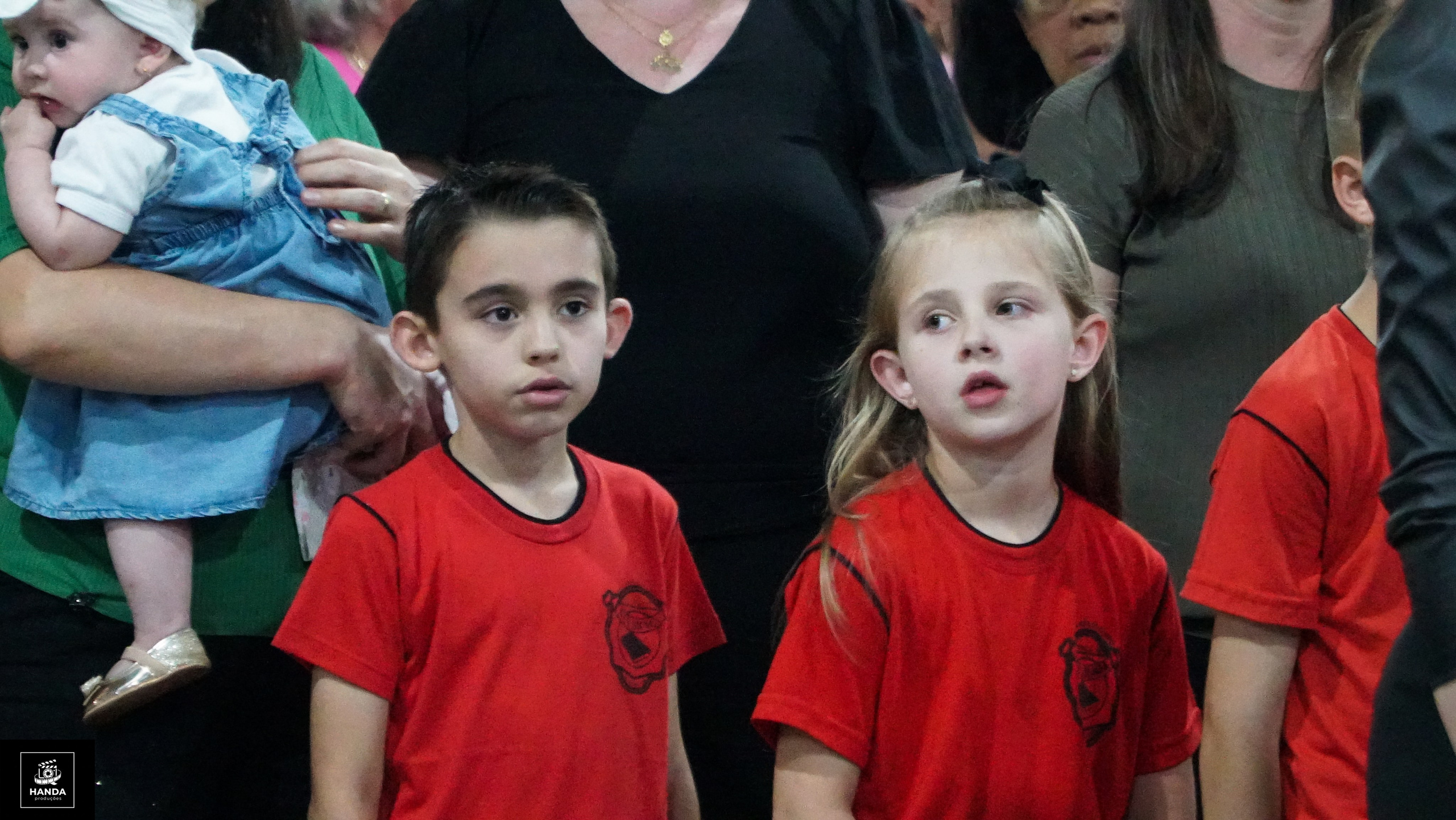 Noite autógrafos colégio Aurélio Buarque de Holanda. Handa Produções