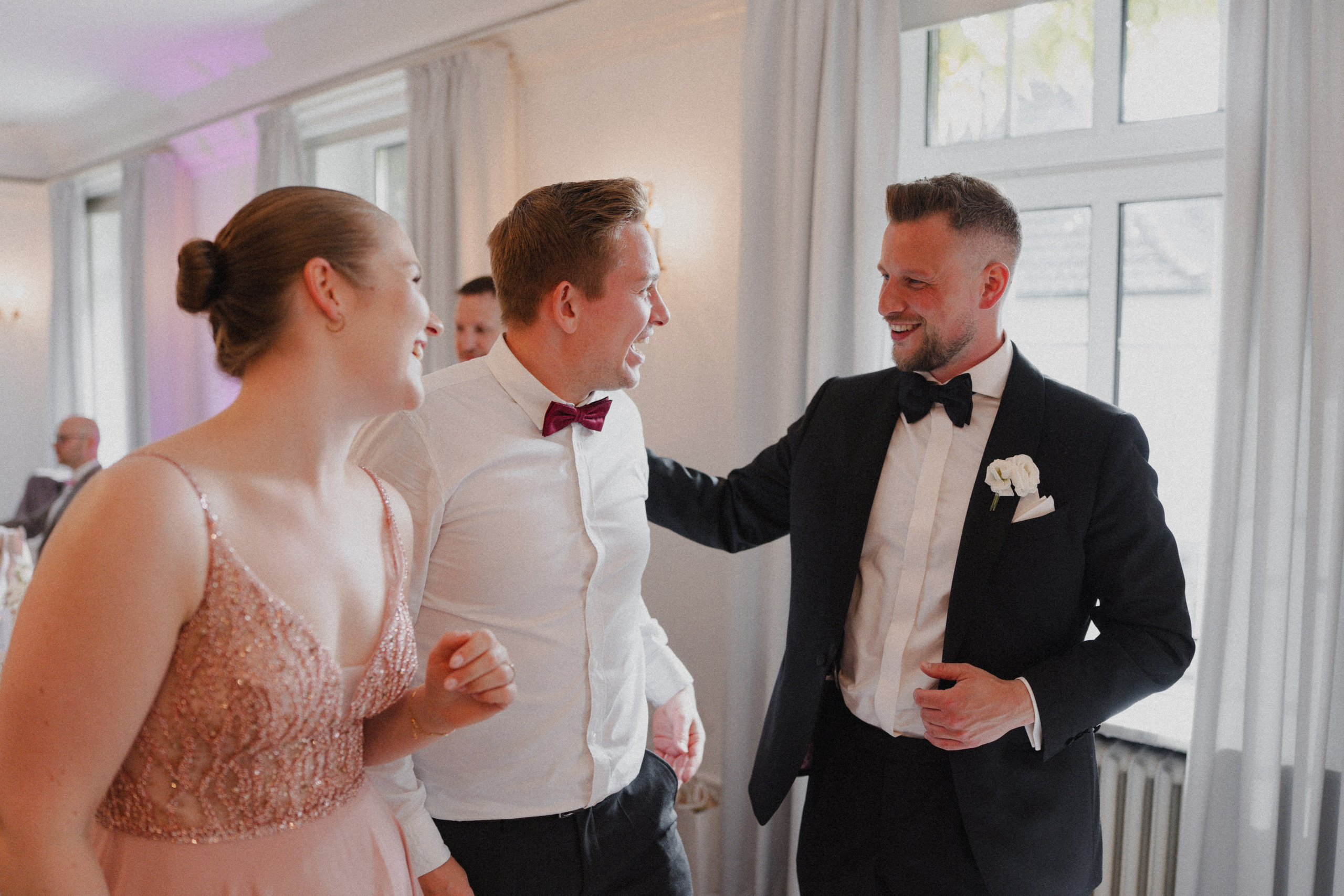 Jessica & Felix I Gesellschaft Harmonie Bochum. Hochzeitsfotografin Bochum | Halyna Reiche Fotografie NRW