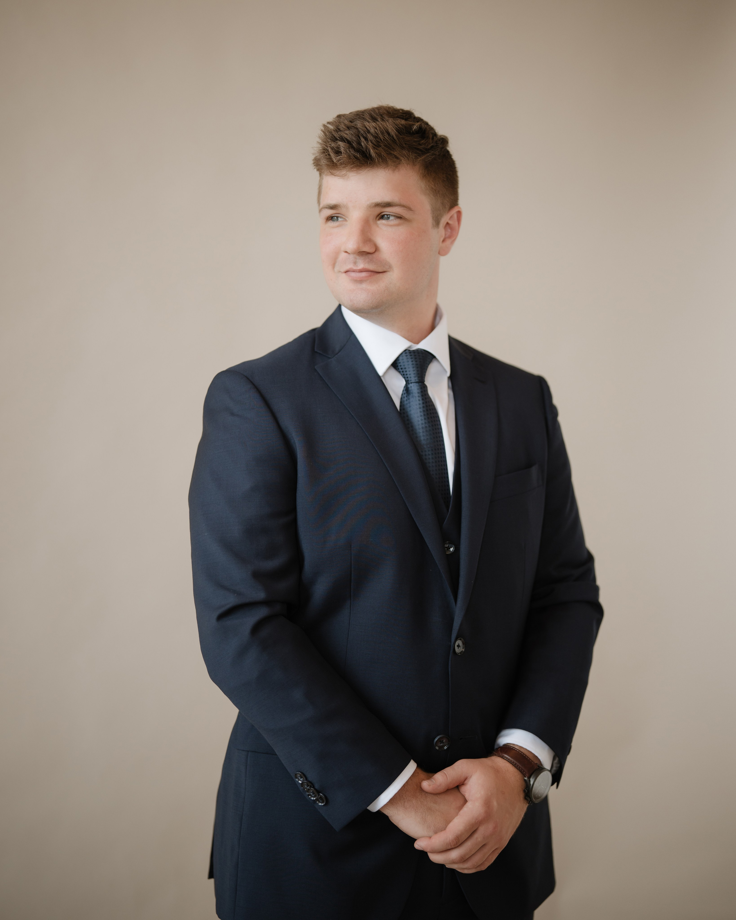A wedding with a view of the Williamsburg Bridge. Portrait and wedding photographer in New York