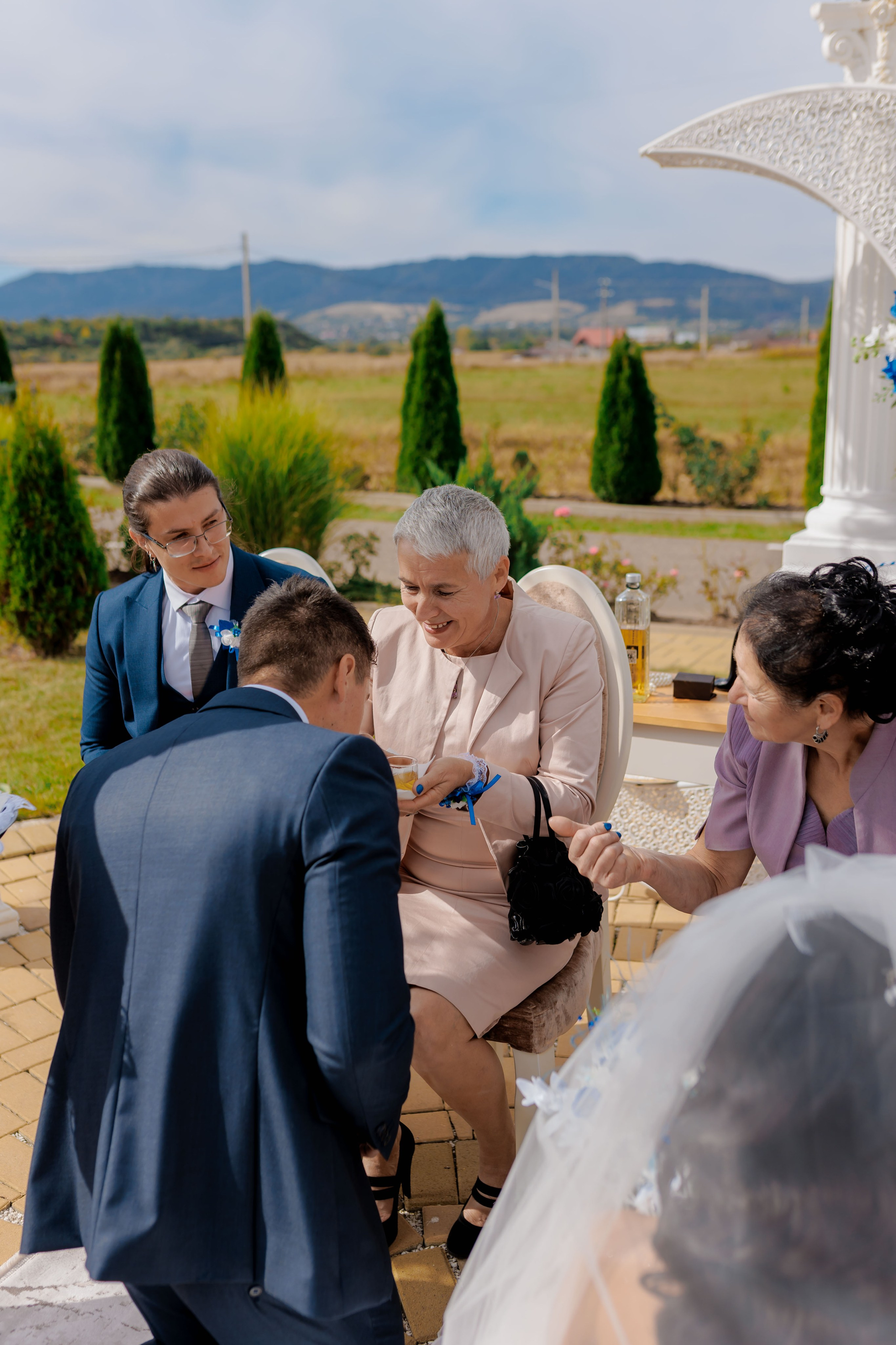 Loredana & Emilian – Ziua Nunții | Videografie - fotografie Botez Suceava, Iași, Botoșani. Servicii foto-video profesionale, pentru momente de neuitat