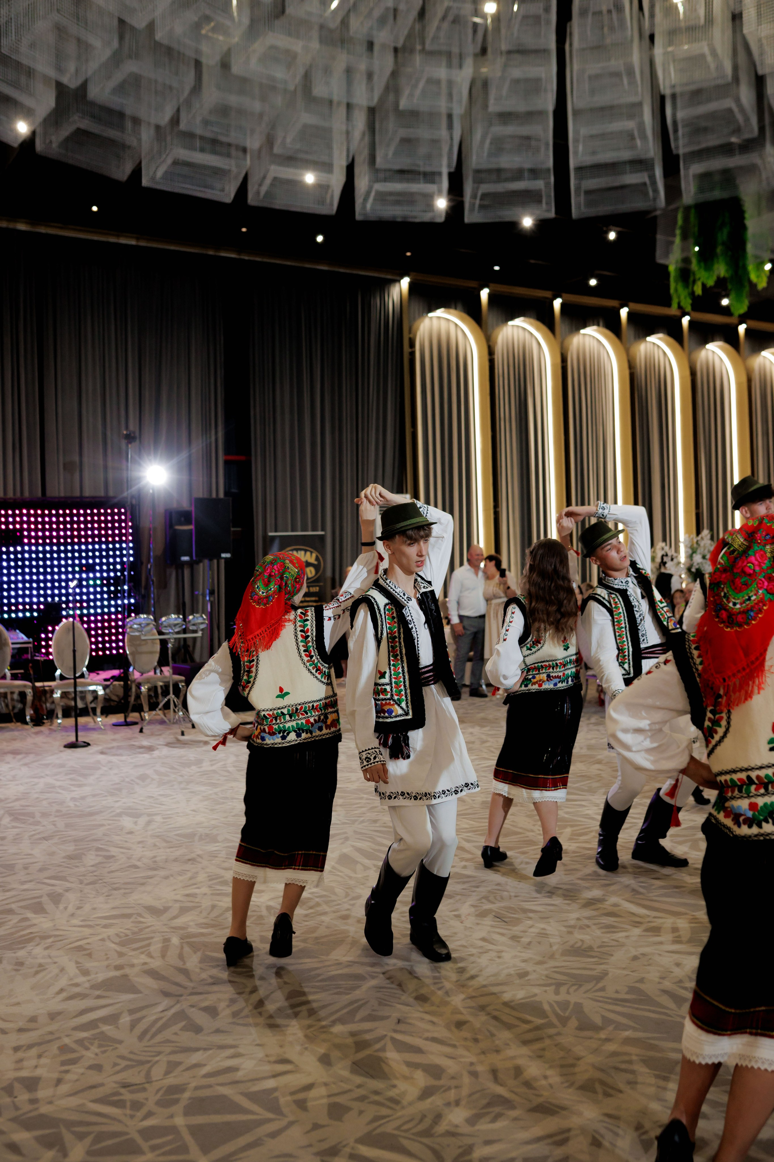 Nunta Nicoleta & Răzvan | Fotografie & Videografie Profesională. Servicii foto-video profesionale, pentru momente de neuitat