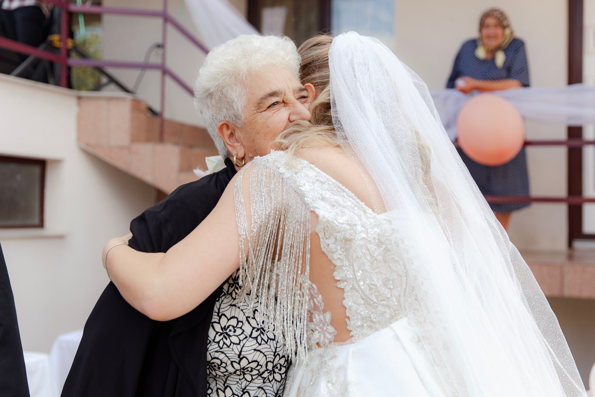 Mihai & Oana. Servicii foto-video profesionale, pentru momente de neuitat