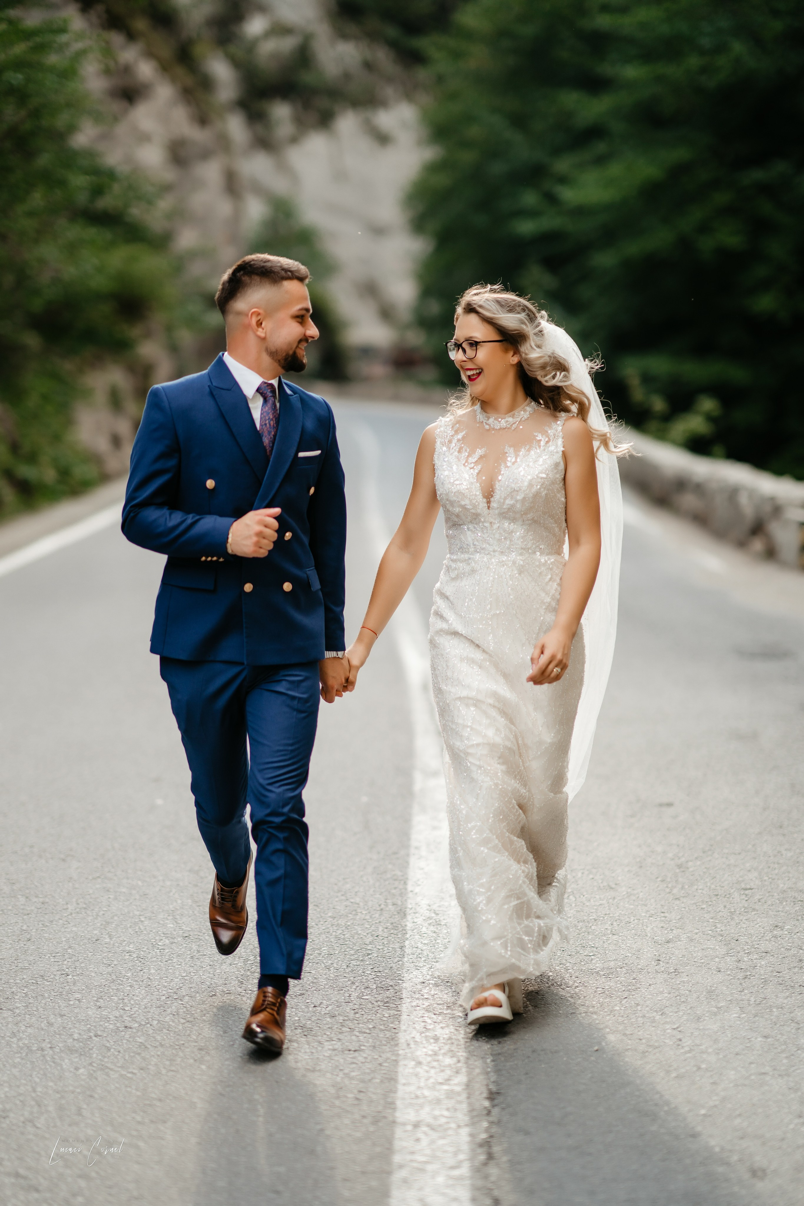 Fotograf de Nuntă Profesional — Fotografie Jurnalistică și Clasică pentru Amintiri de Neuitat. Fotograf de nuntă, corporate, botezuri, majorate și aniversări Roman, Lucaci Cornel