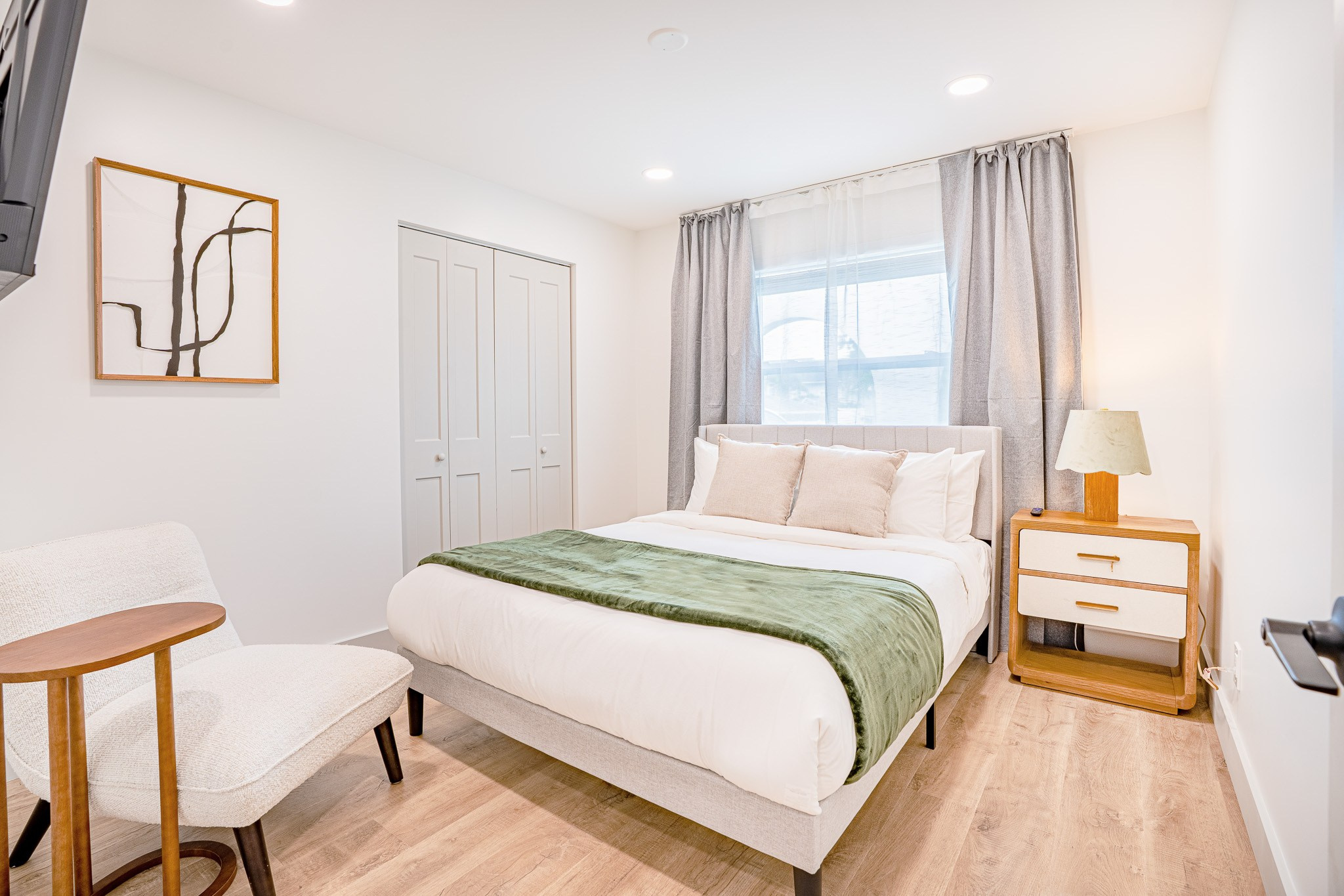 Airbnb: Real Estate 01. Welcome to my video and photo world!