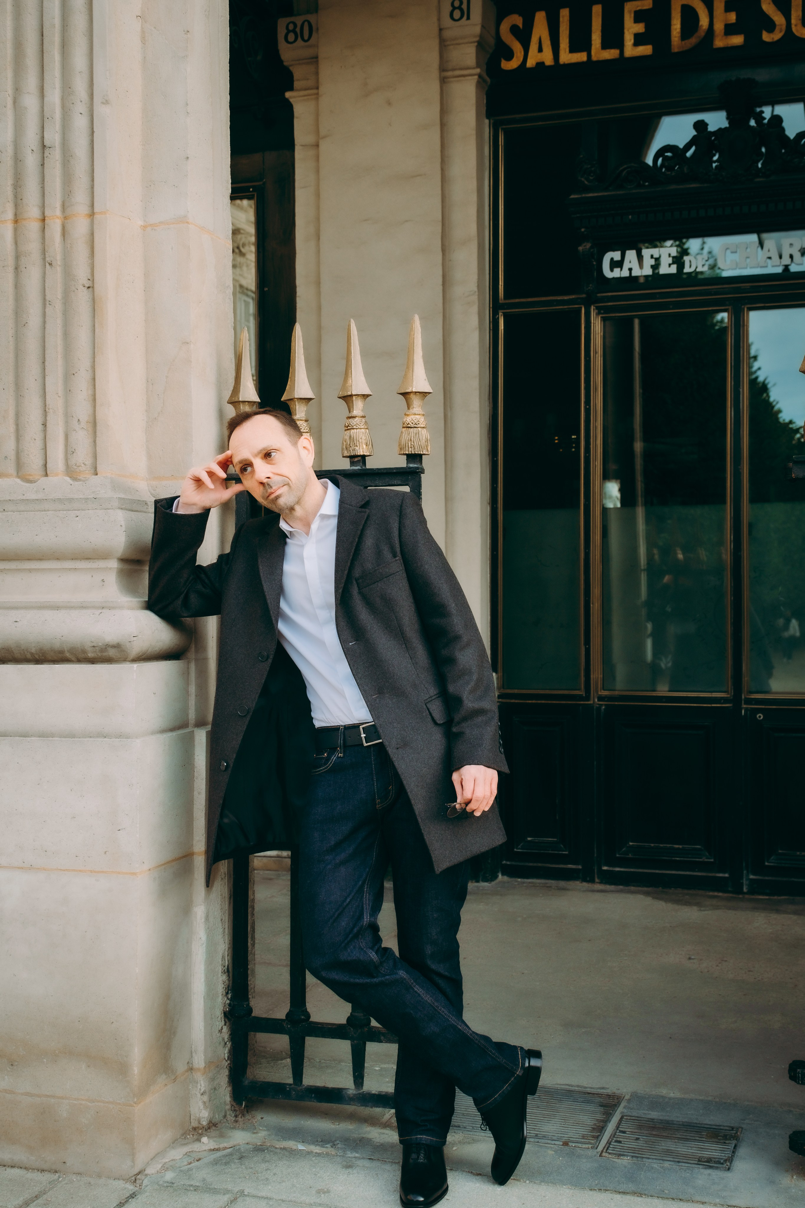 Office style in Paris. Photographer in Paris Marina Chaput
