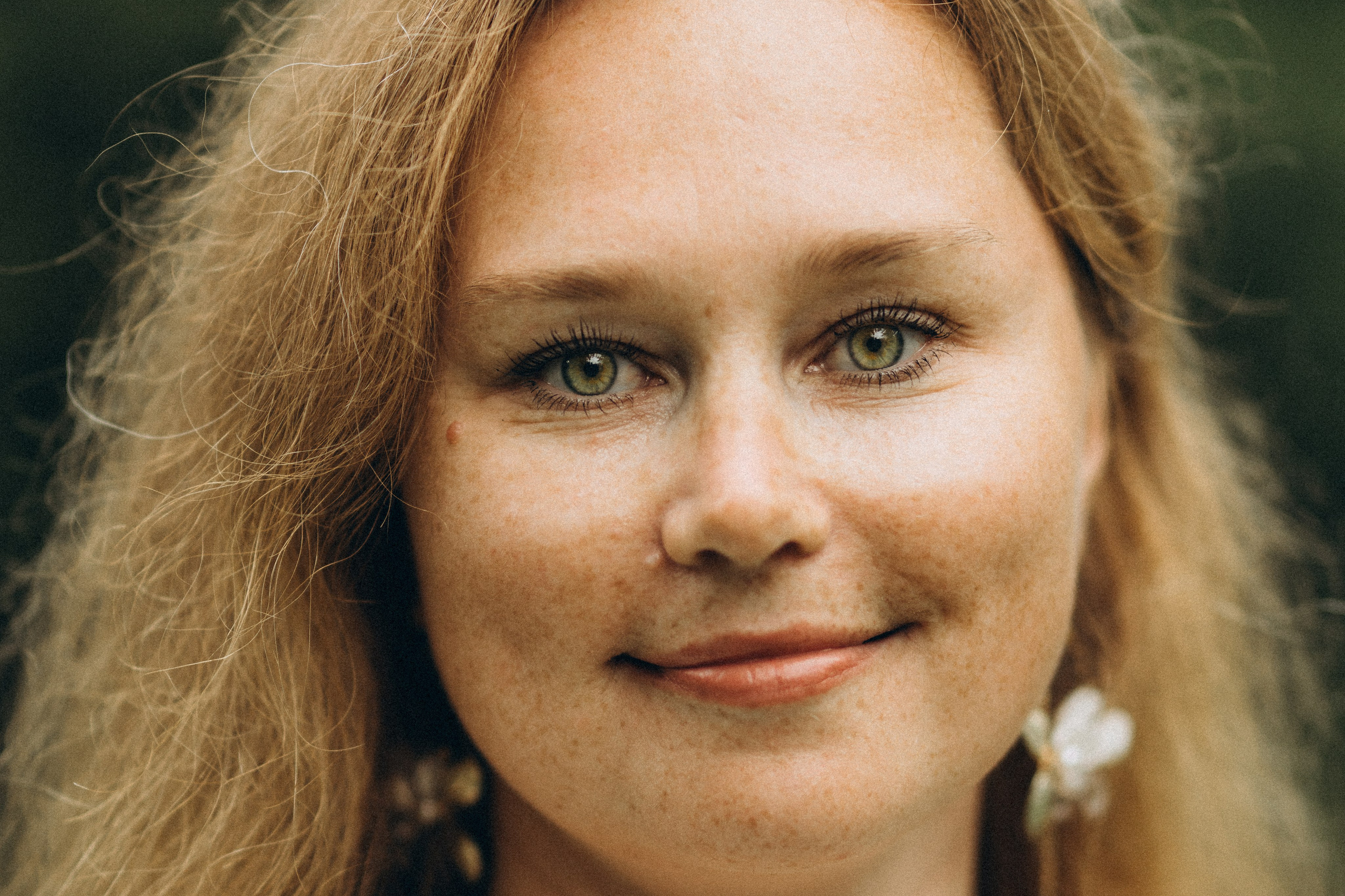 Kaivopuisto. Wedding and potrait photographer in Helsinki Vickan O