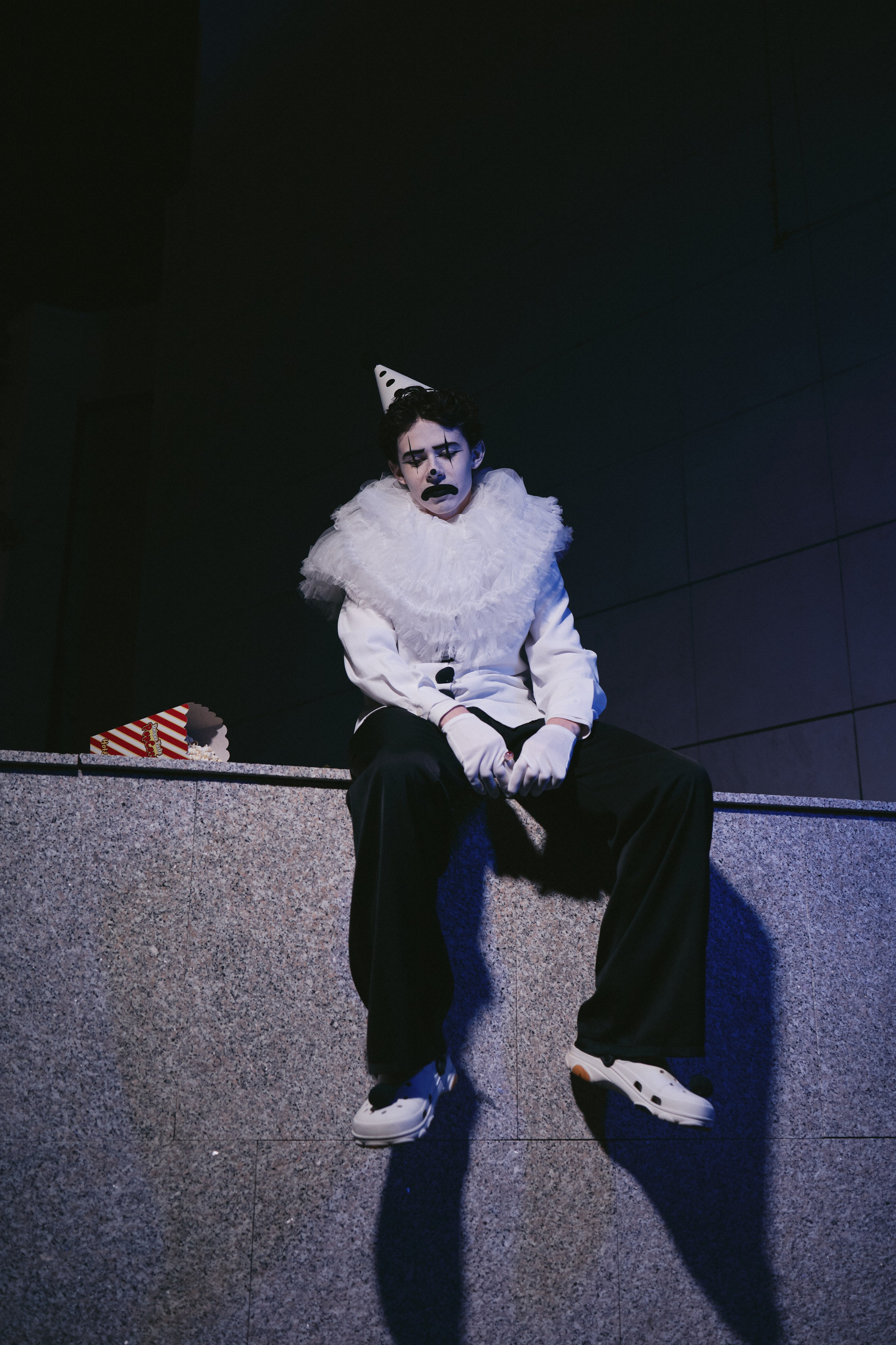 Маска и личность | Концептуальная фотосессия клоуна в Нови Саде. Анастасия Еремина | Фотограф в Сербии | Персональные и бизнес-фотосессии в Белграде и Нови Саде