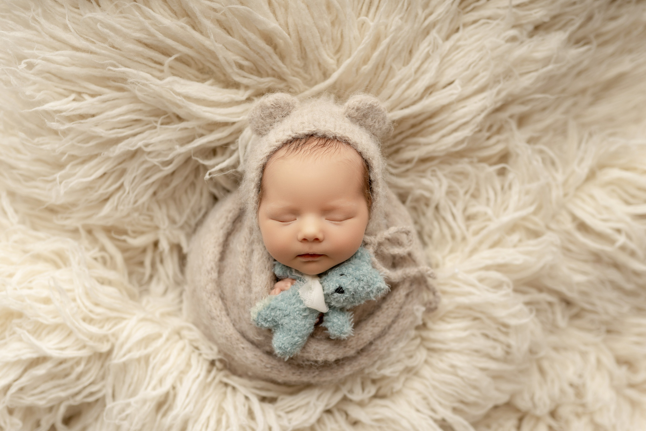 Esu Aleksandra naujagimių ir kudikių fotografė iš Vilniaus