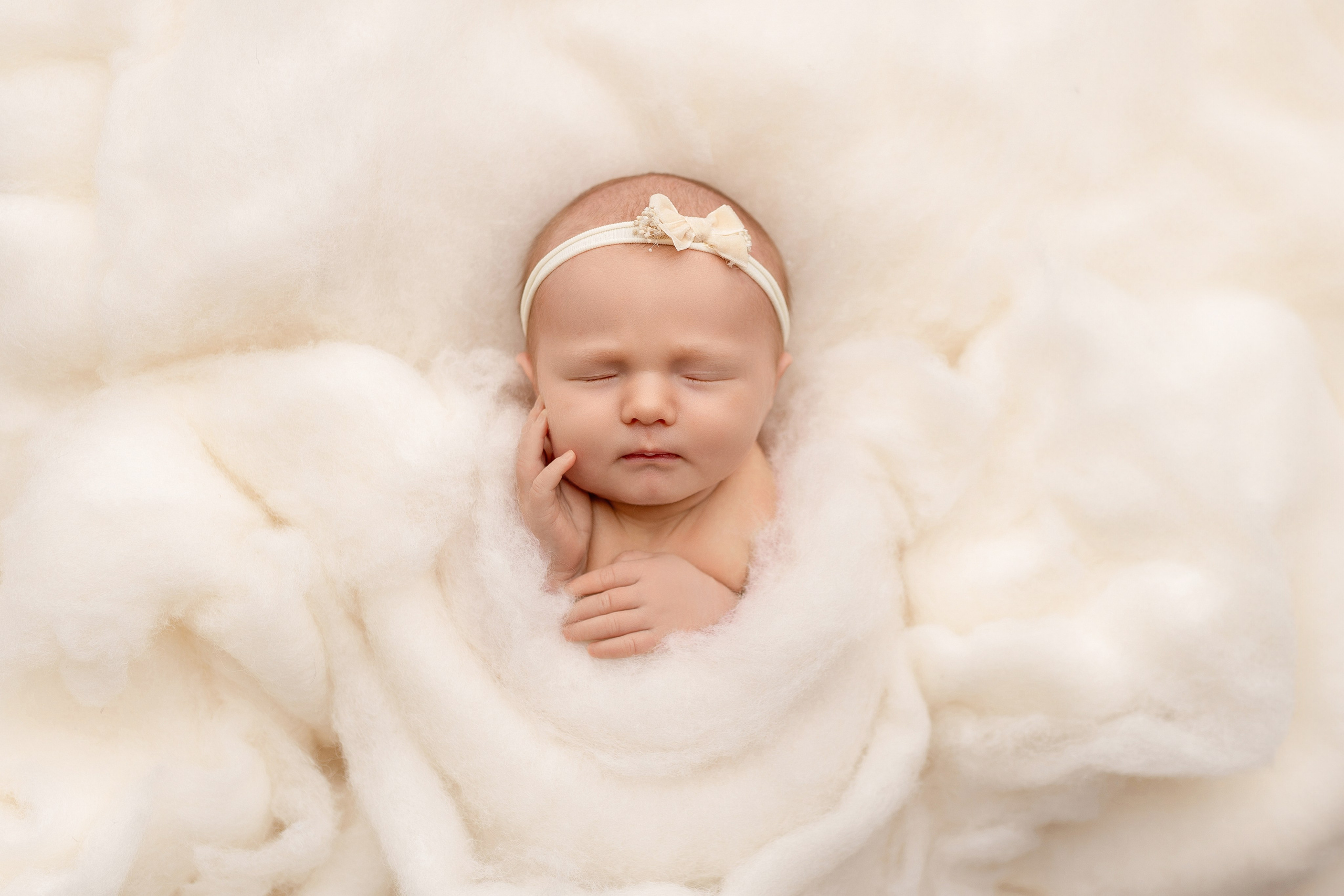 Esu Aleksandra naujagimių ir kudikių fotografė iš Vilniaus